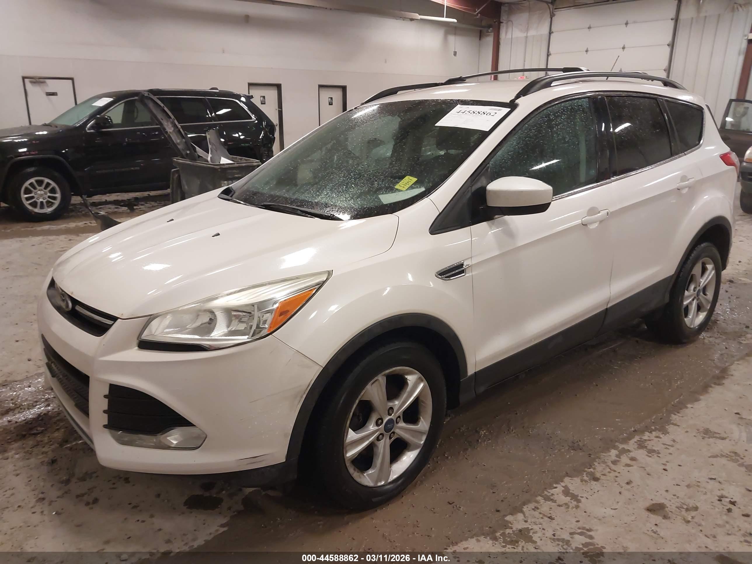 FORD ESCAPE image 2