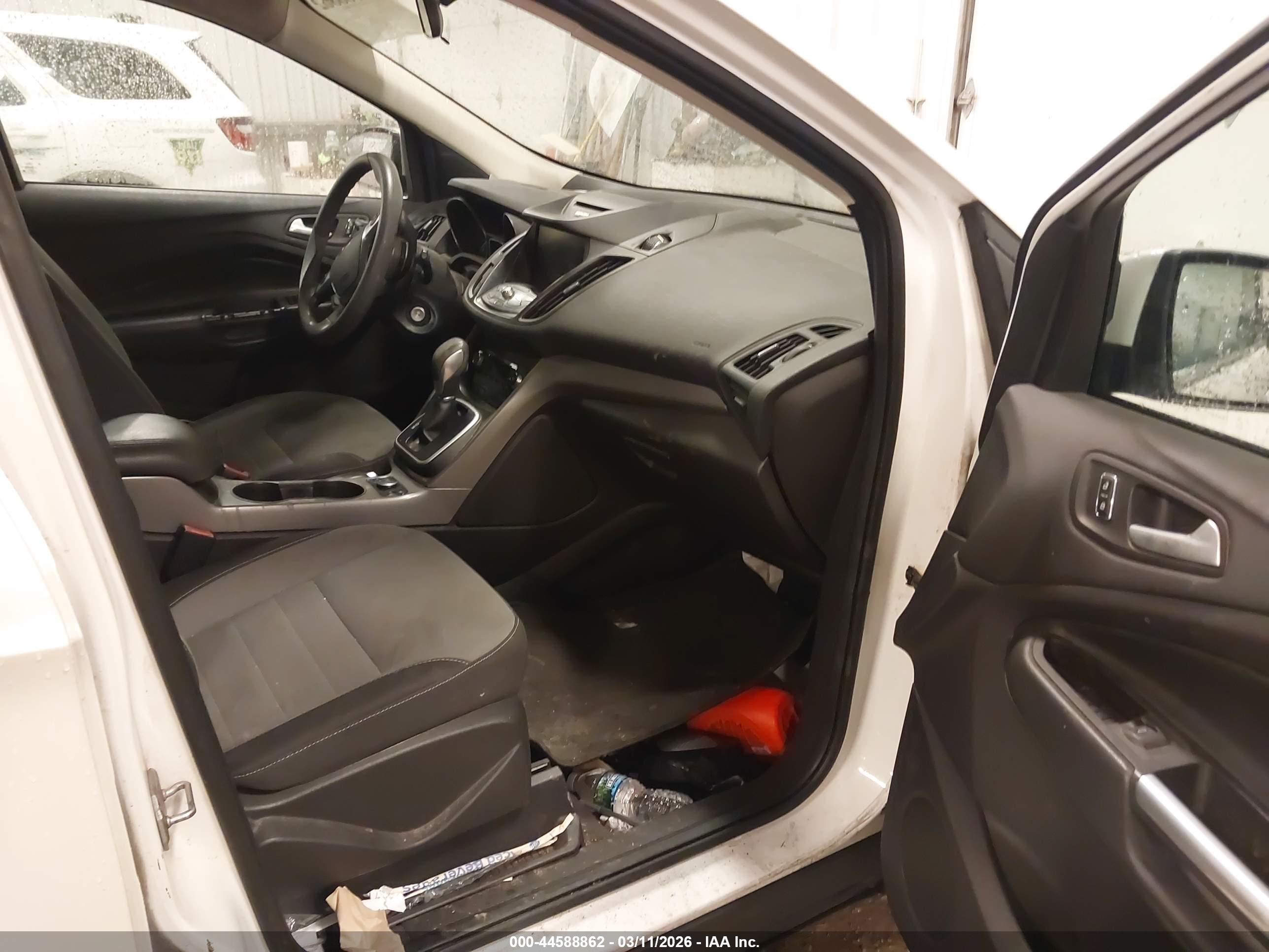 FORD ESCAPE image 5