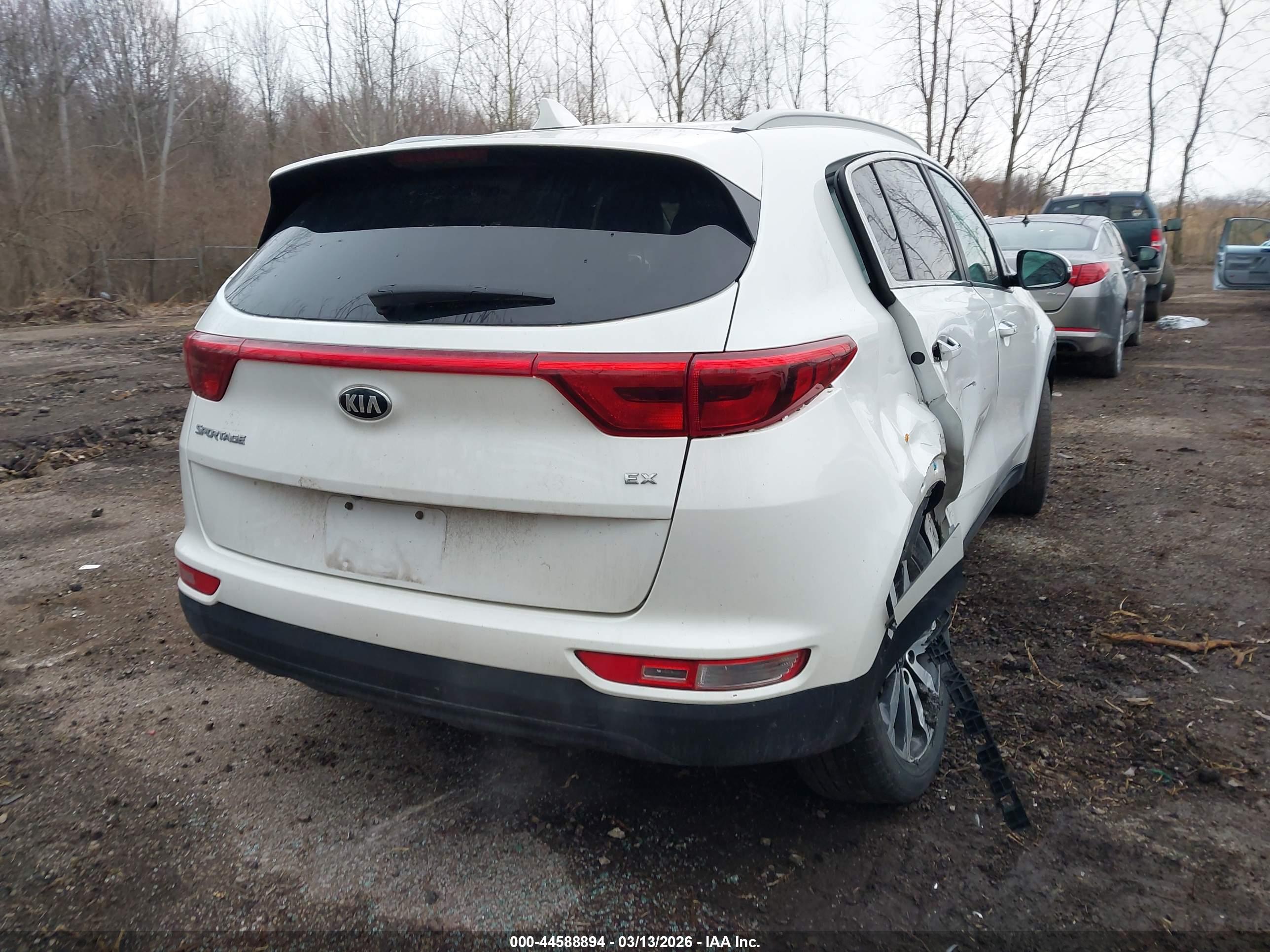 KIA SPORTAGE image 4