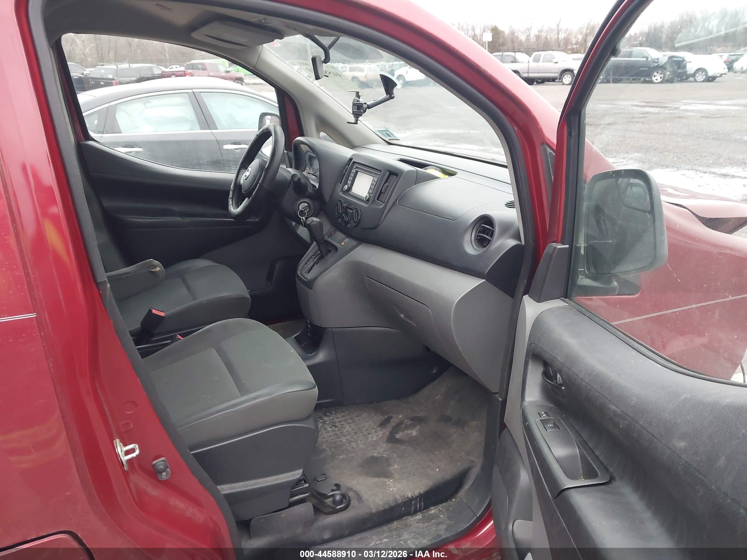 NISSAN NV200 image 5