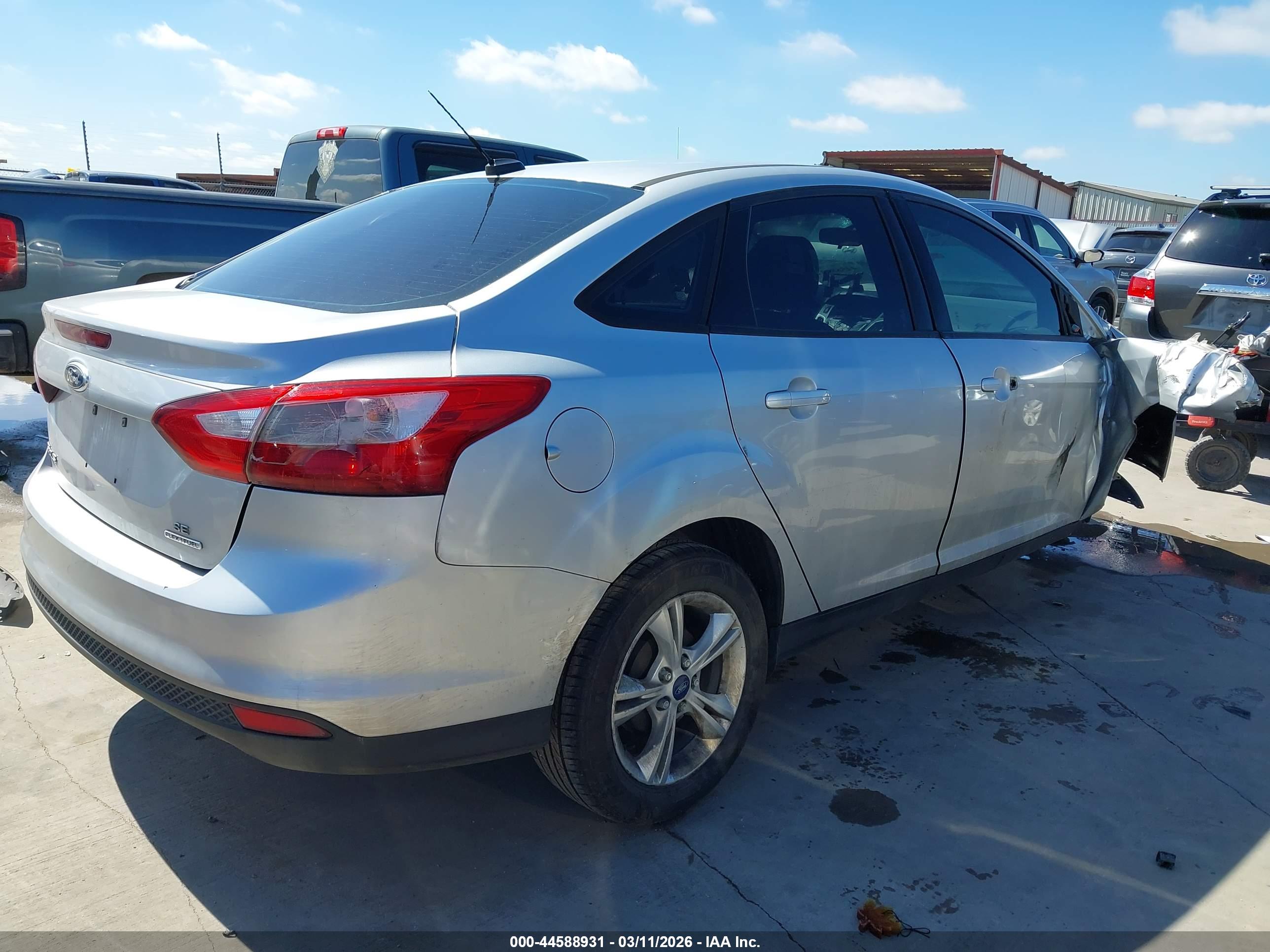FORD FOCUS image 4