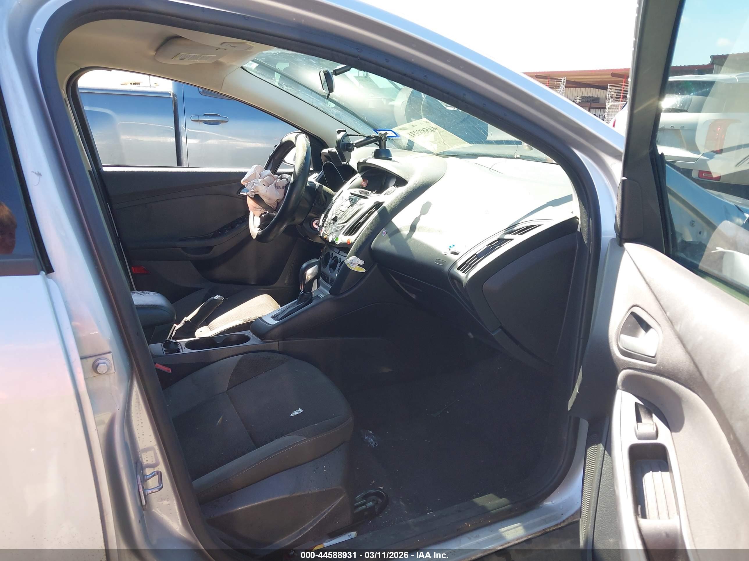 FORD FOCUS image 5