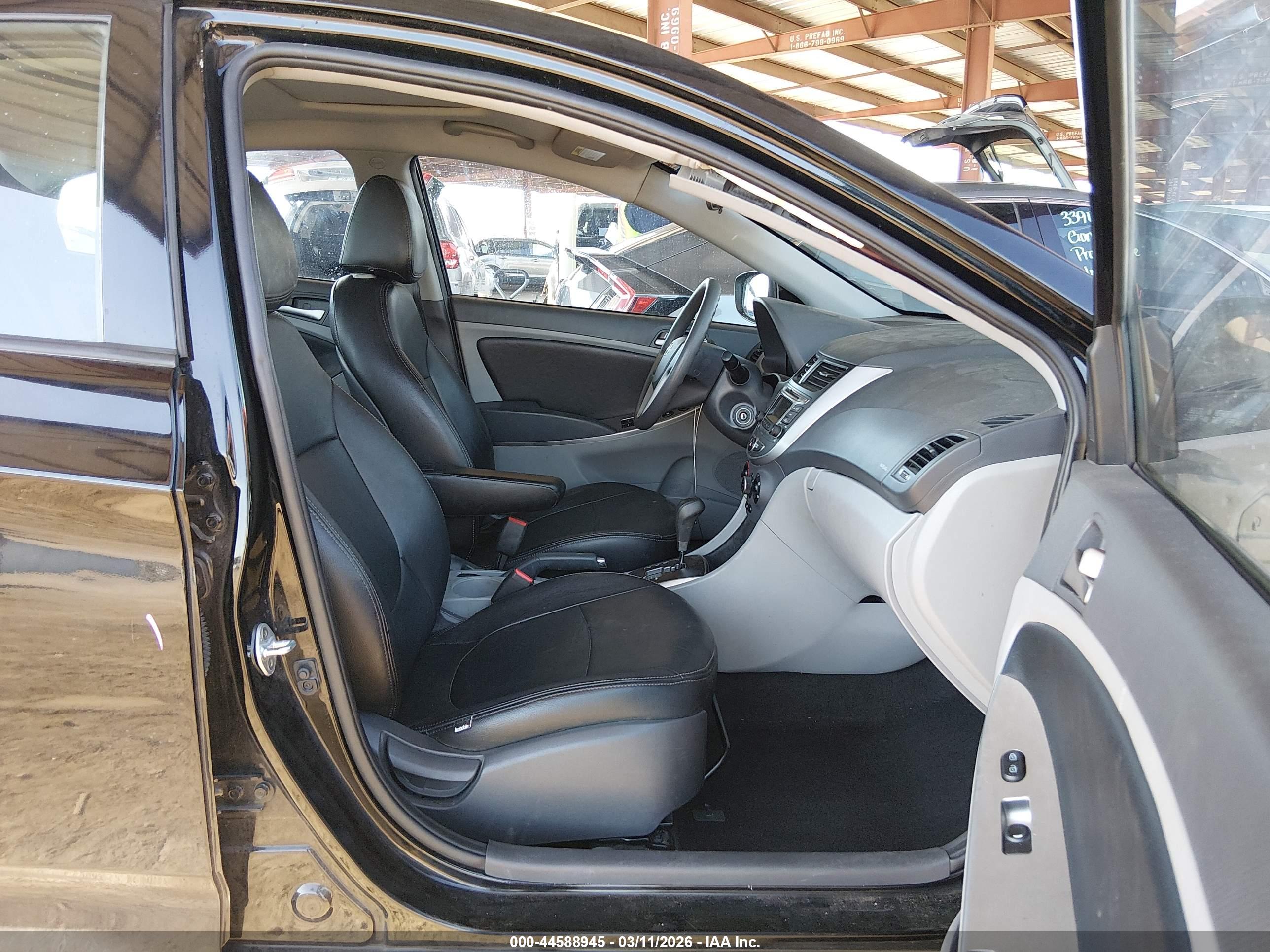 HYUNDAI ACCENT image 5