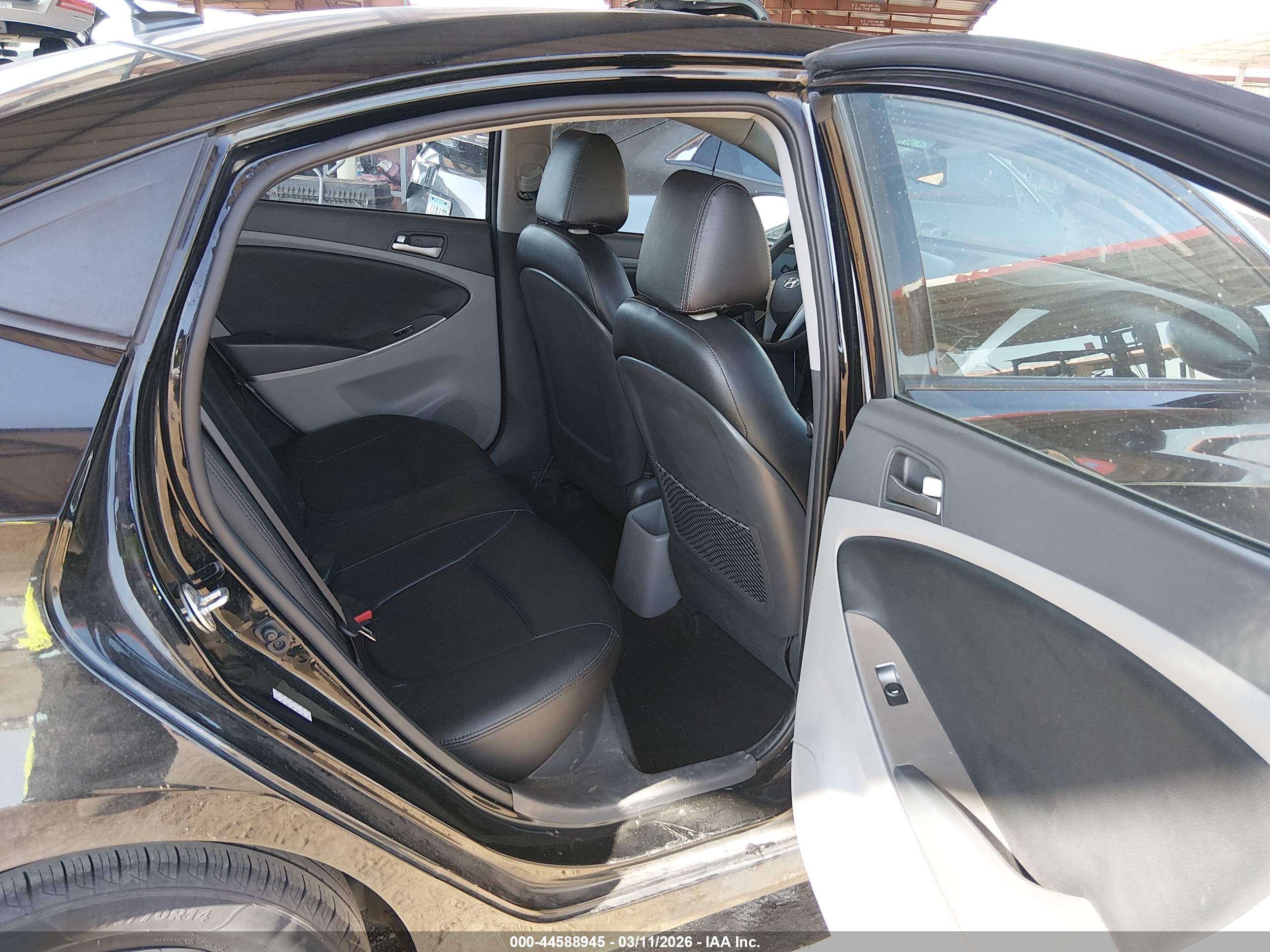 HYUNDAI ACCENT image 8