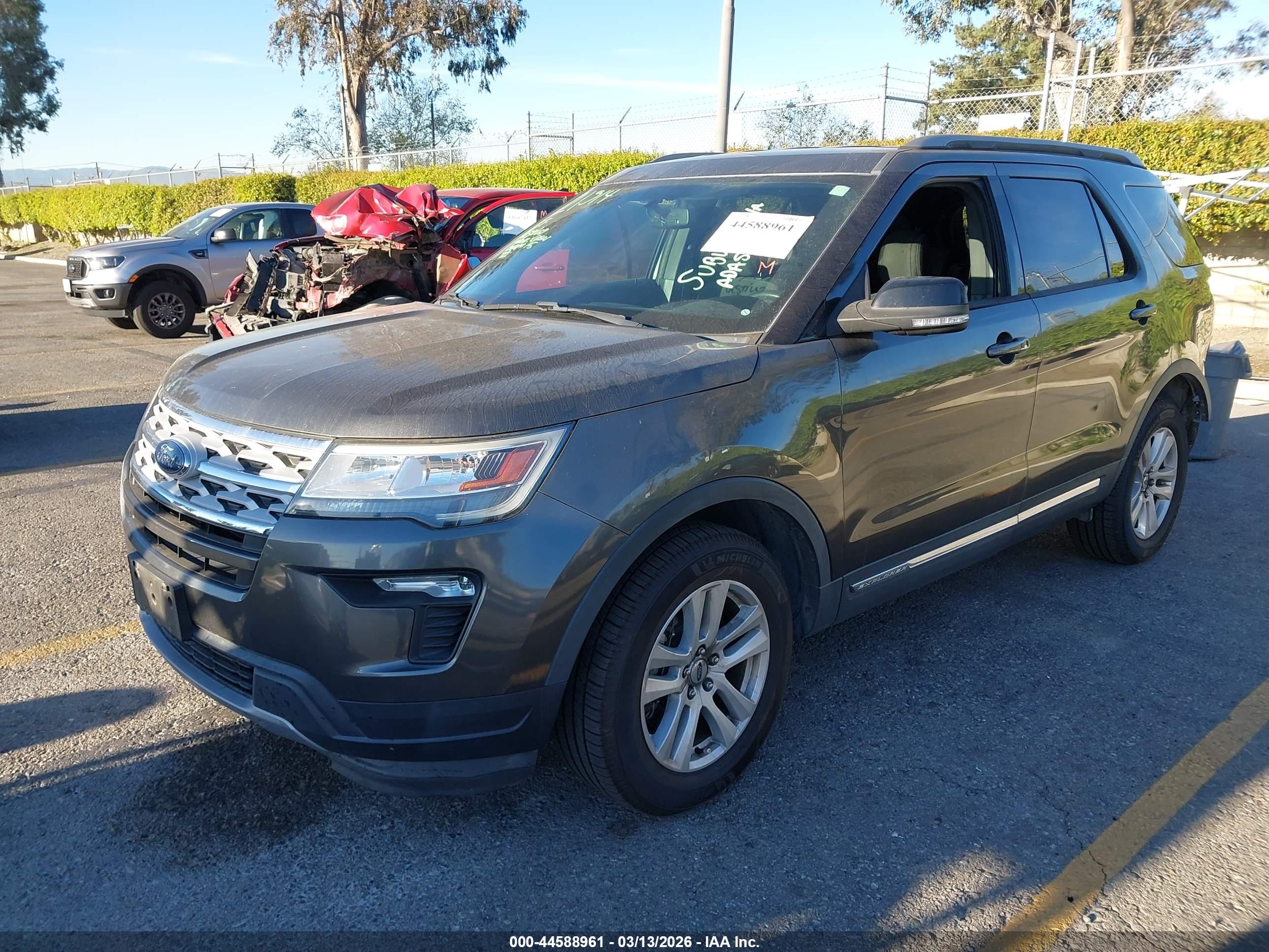 FORD EXPLORER image 2