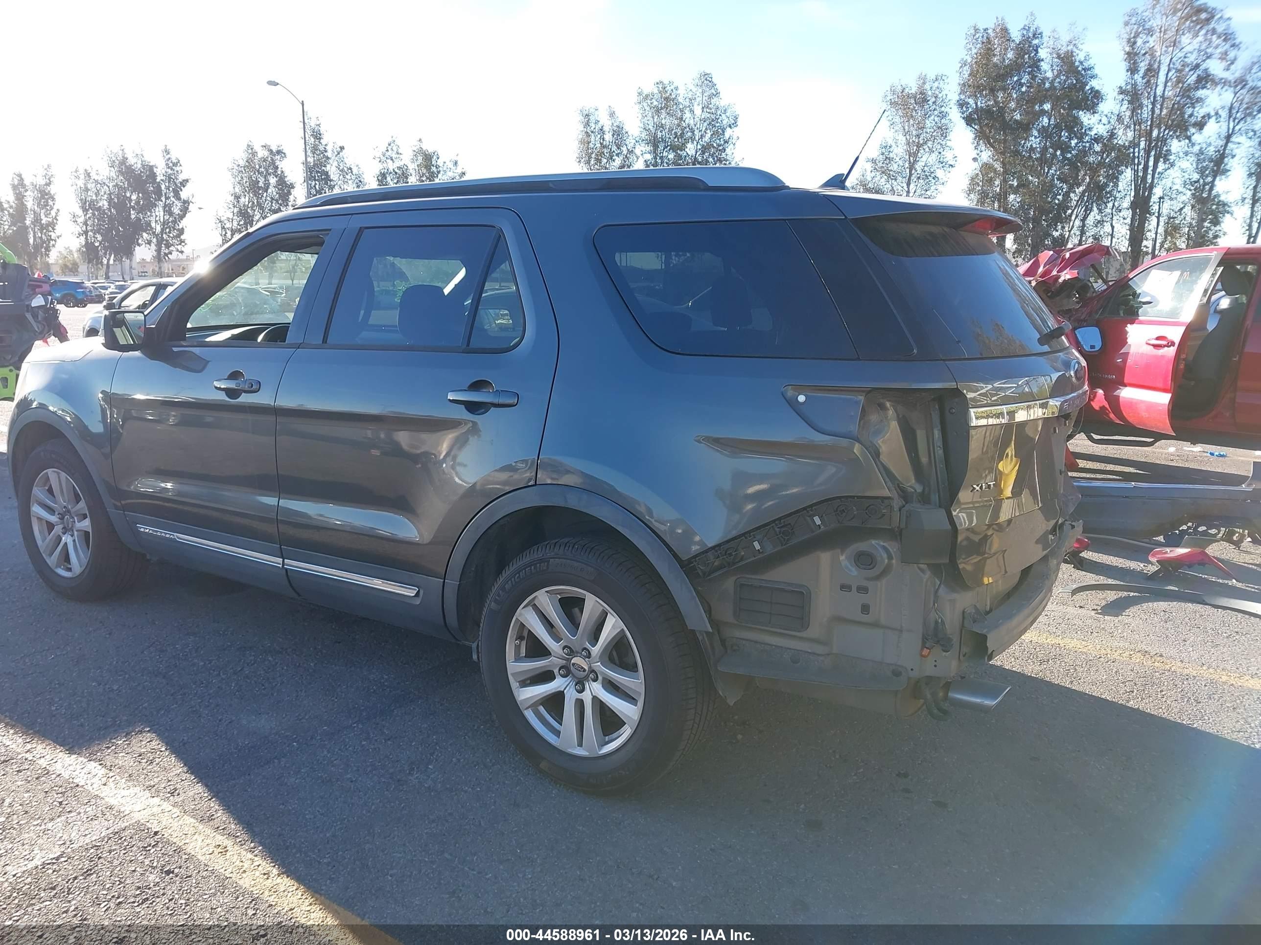 FORD EXPLORER image 3