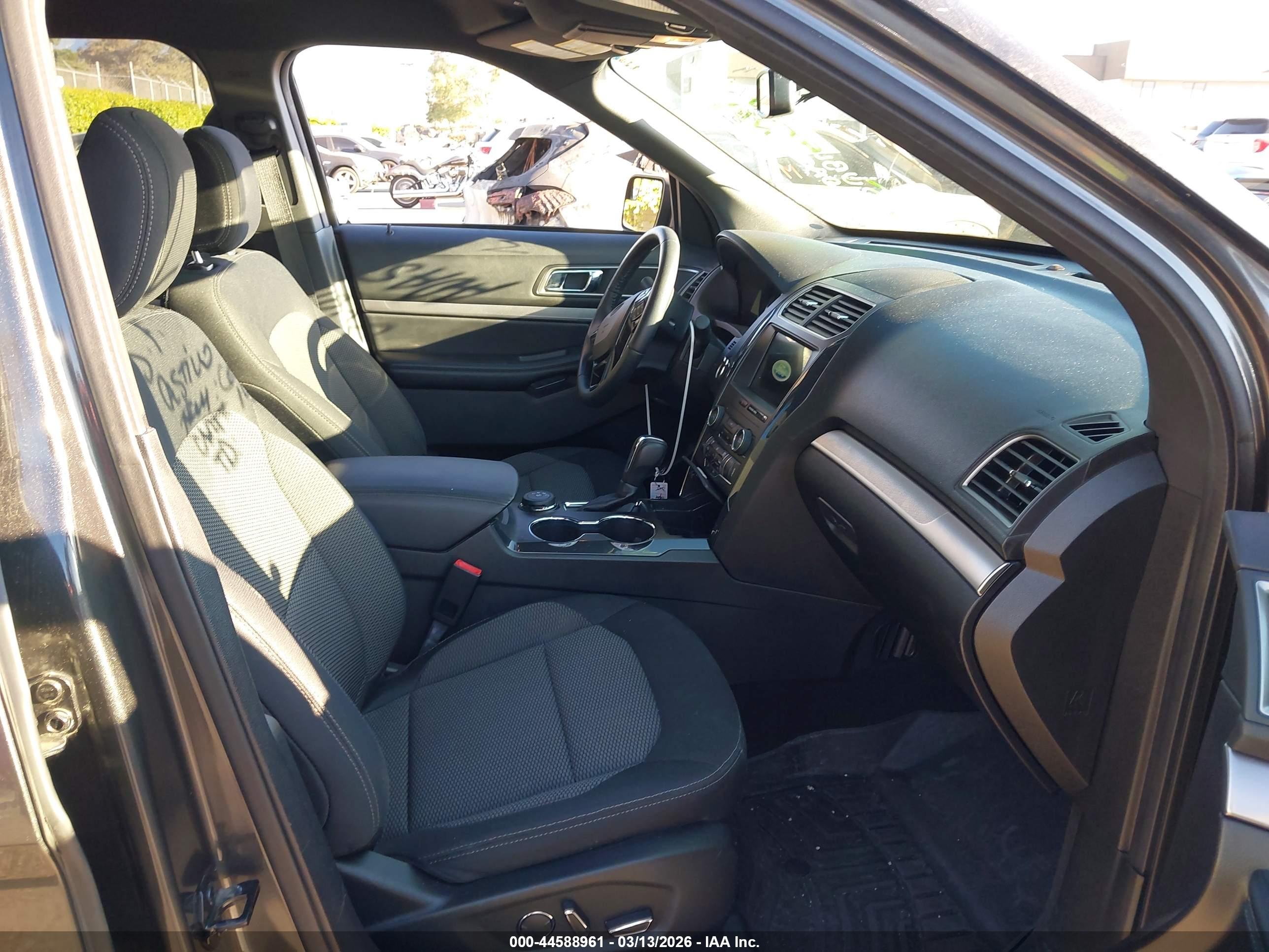 FORD EXPLORER image 5