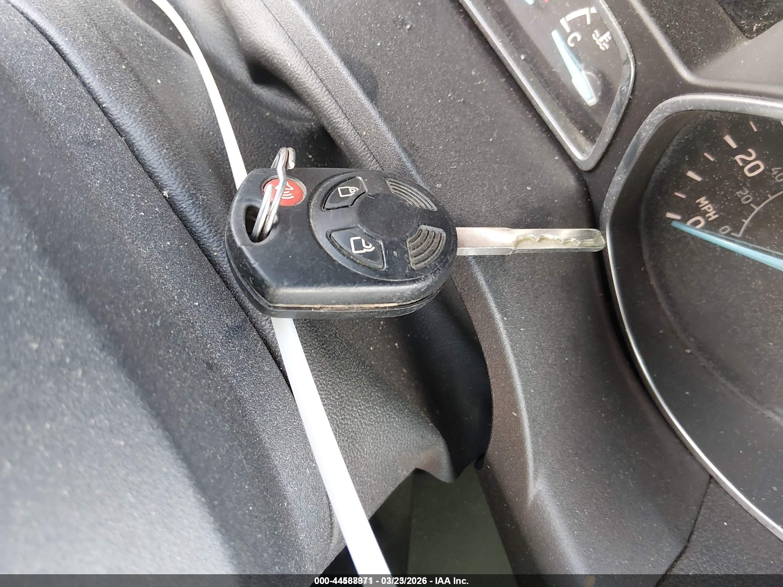 FORD ESCAPE image 11