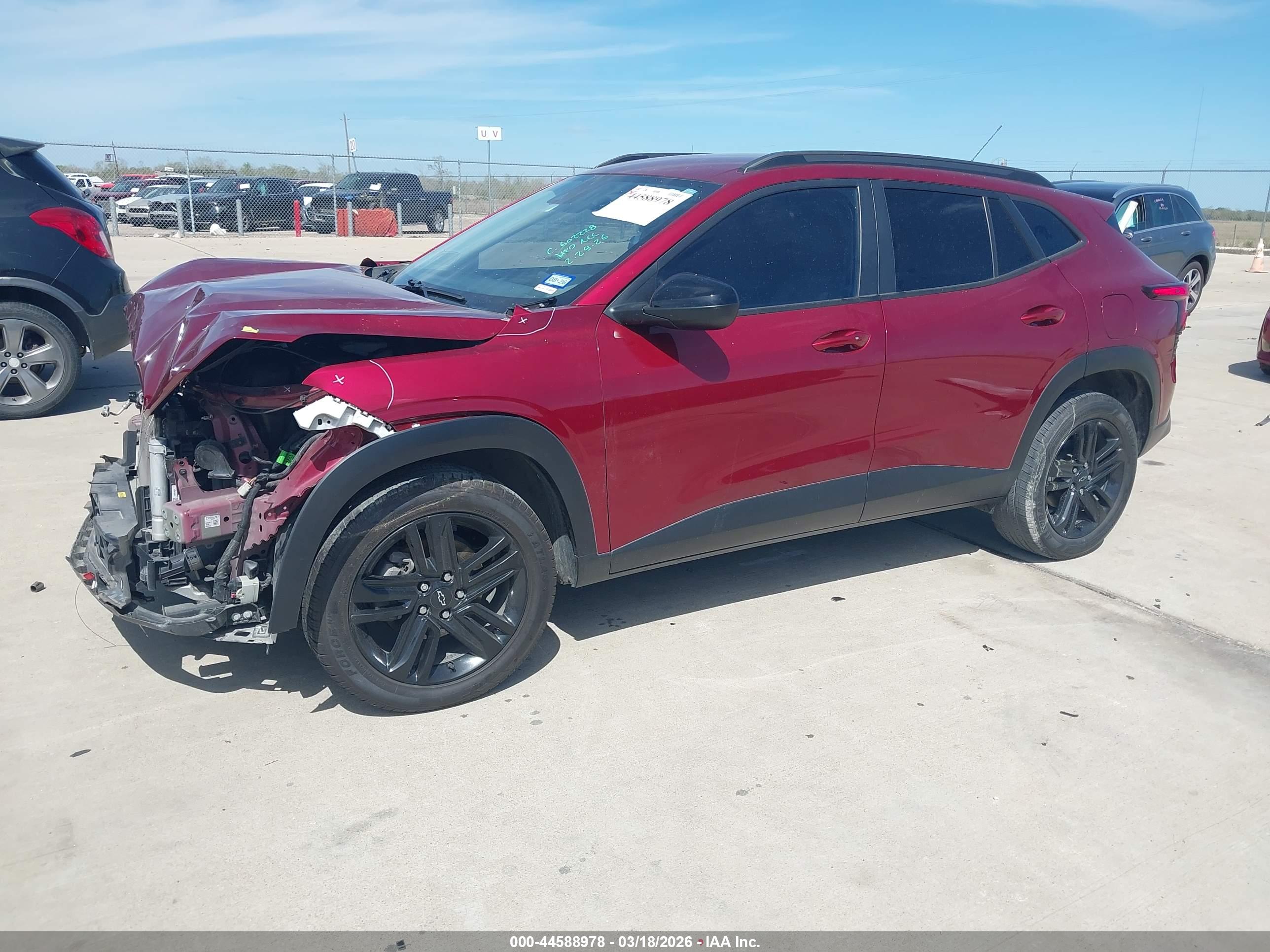 CHEVROLET TRAX image 2
