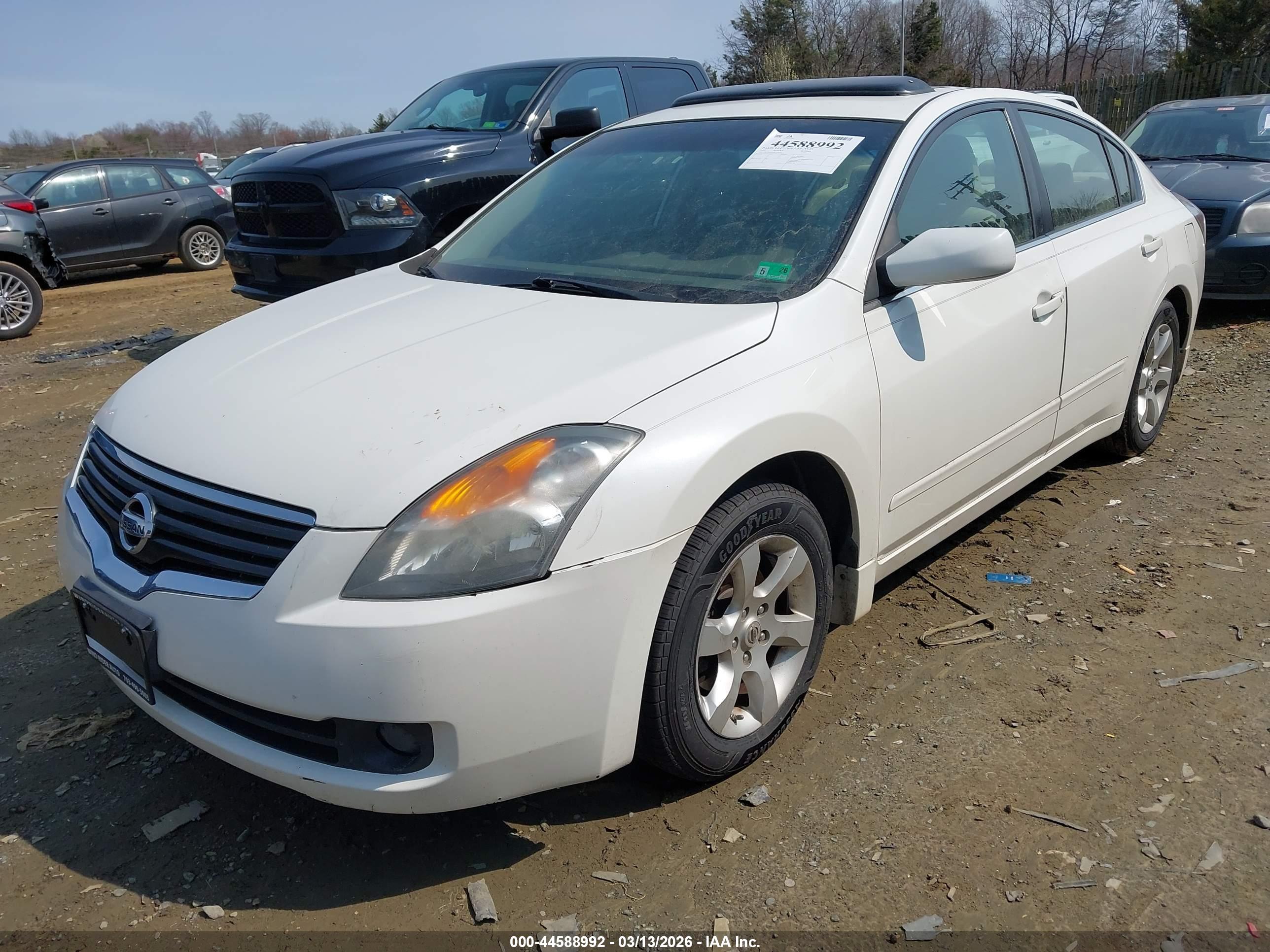 NISSAN ALTIMA image 2