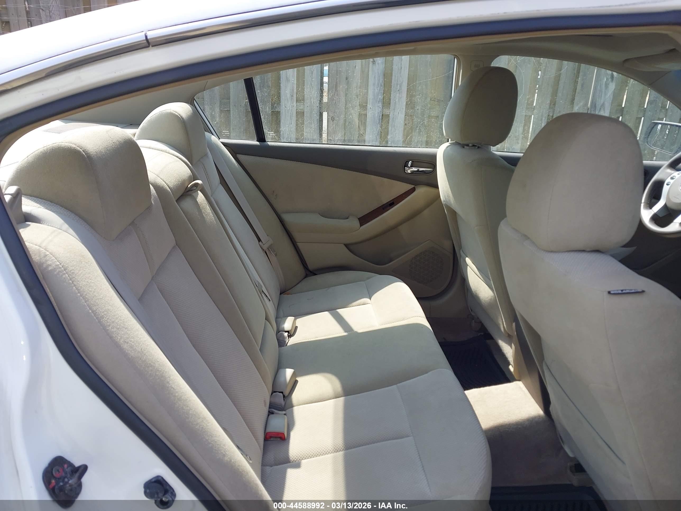 NISSAN ALTIMA image 8