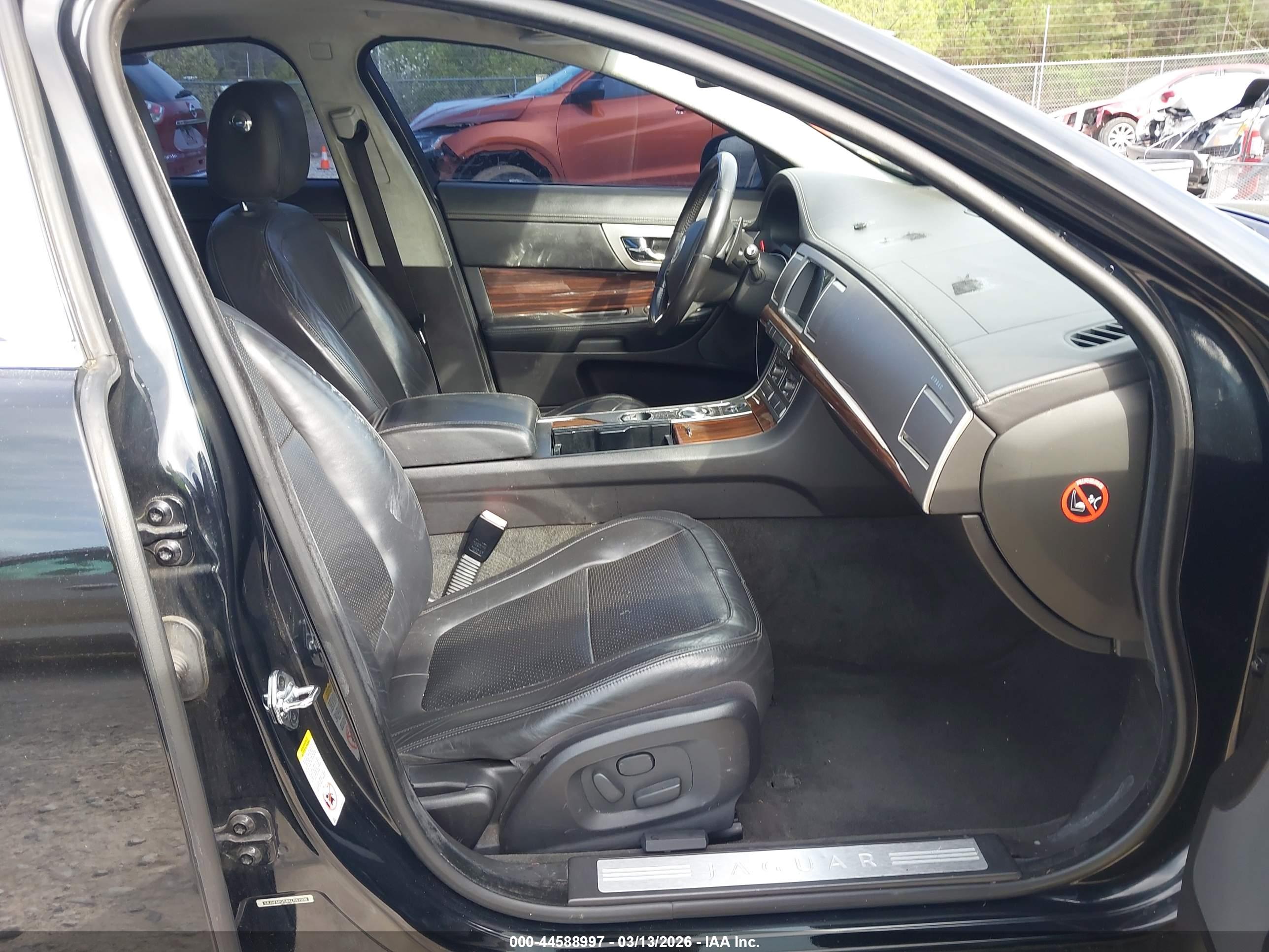 JAGUAR XF image 5