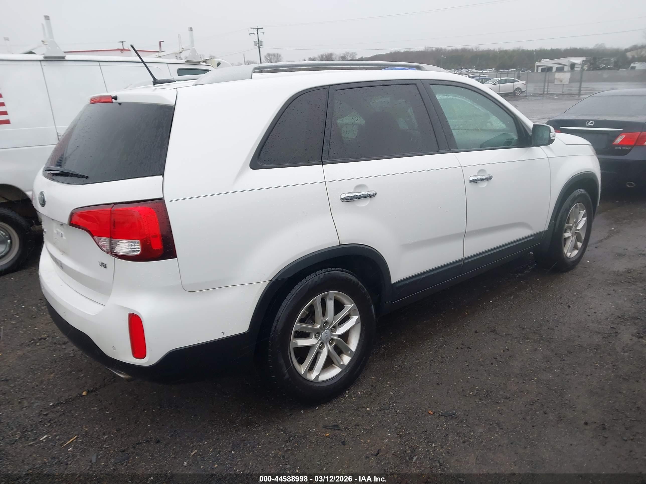 KIA SORENTO image 4