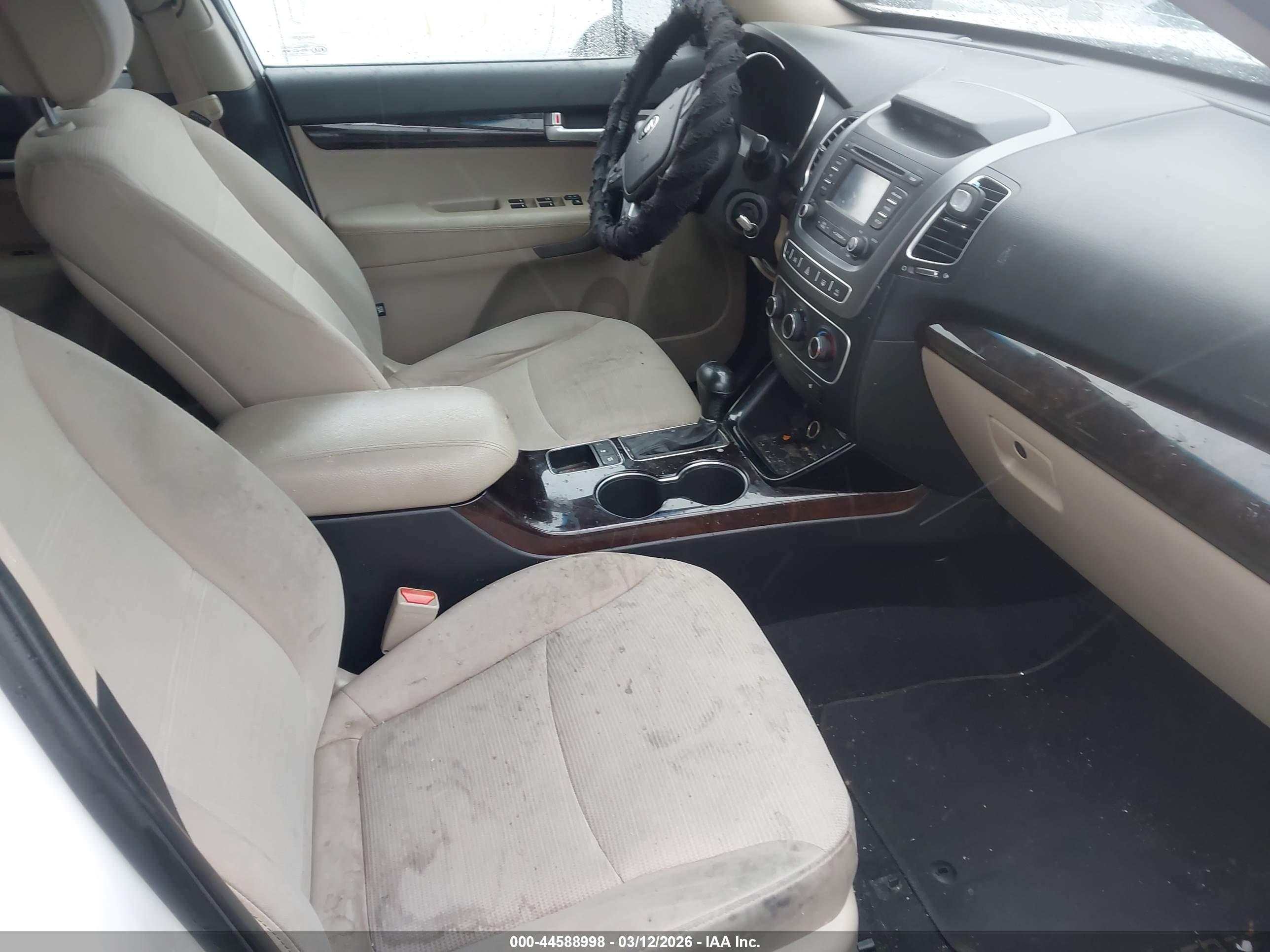 KIA SORENTO image 5