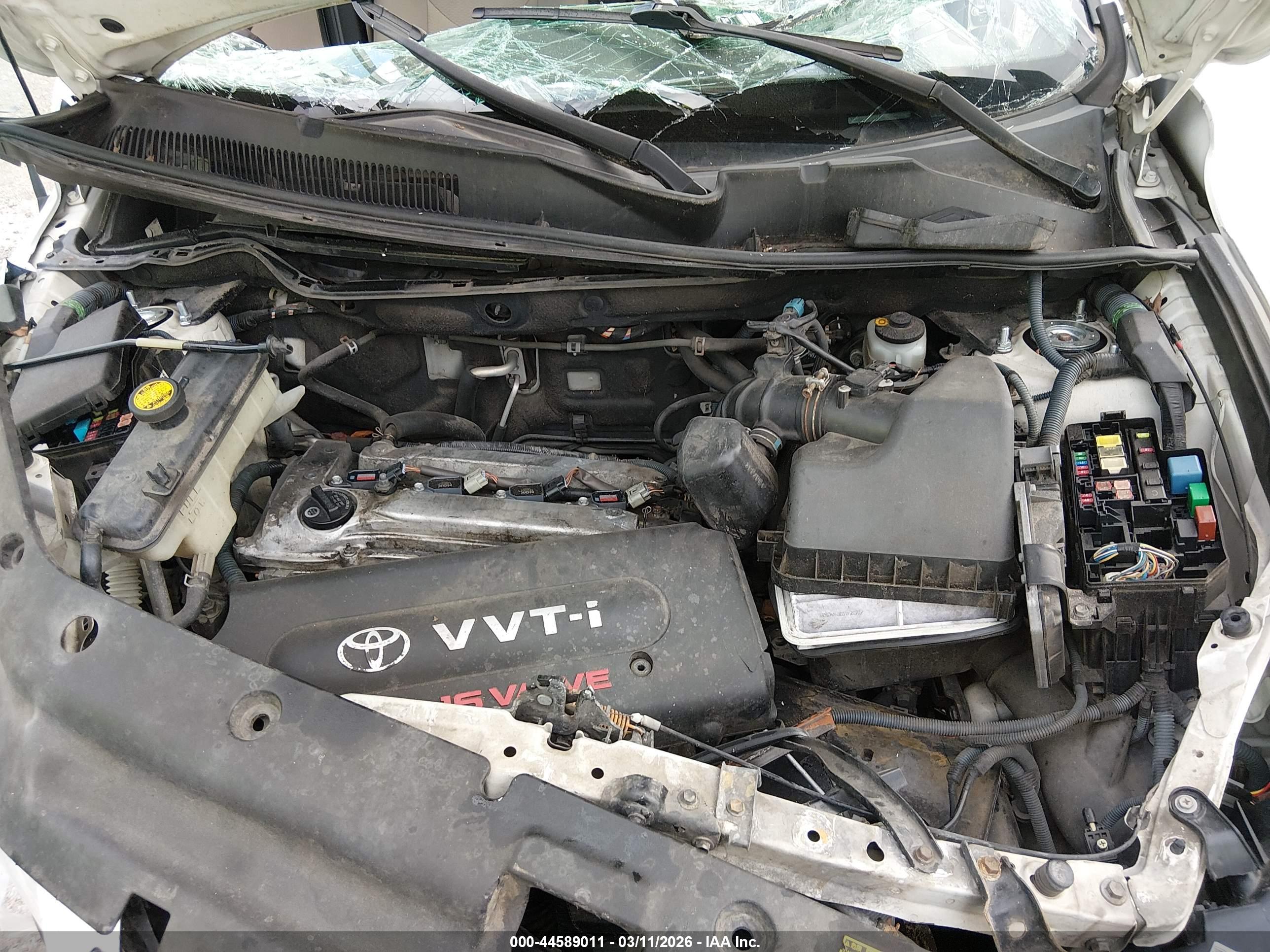 TOYOTA RAV4 image 10