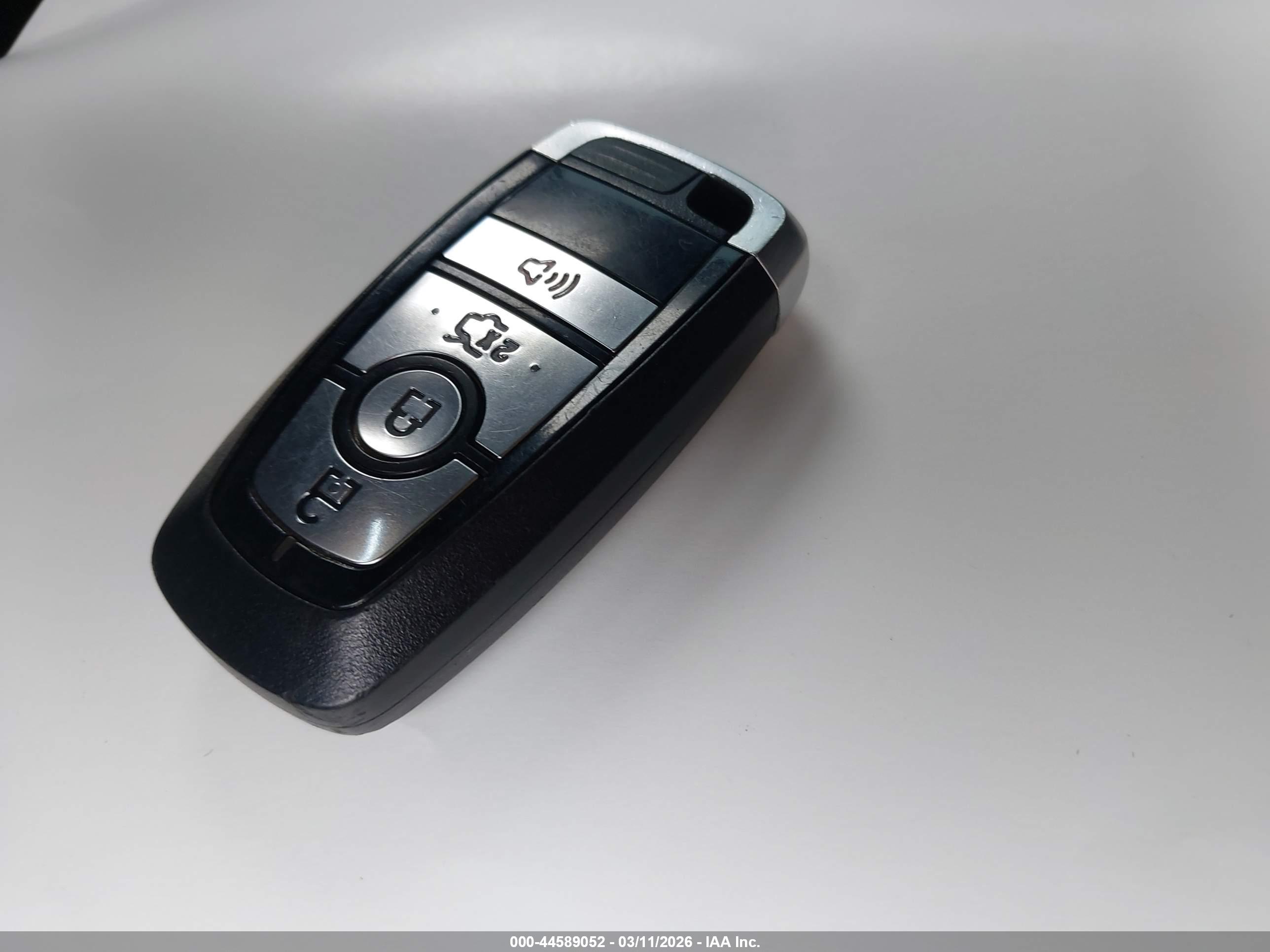 FORD FUSION image 11