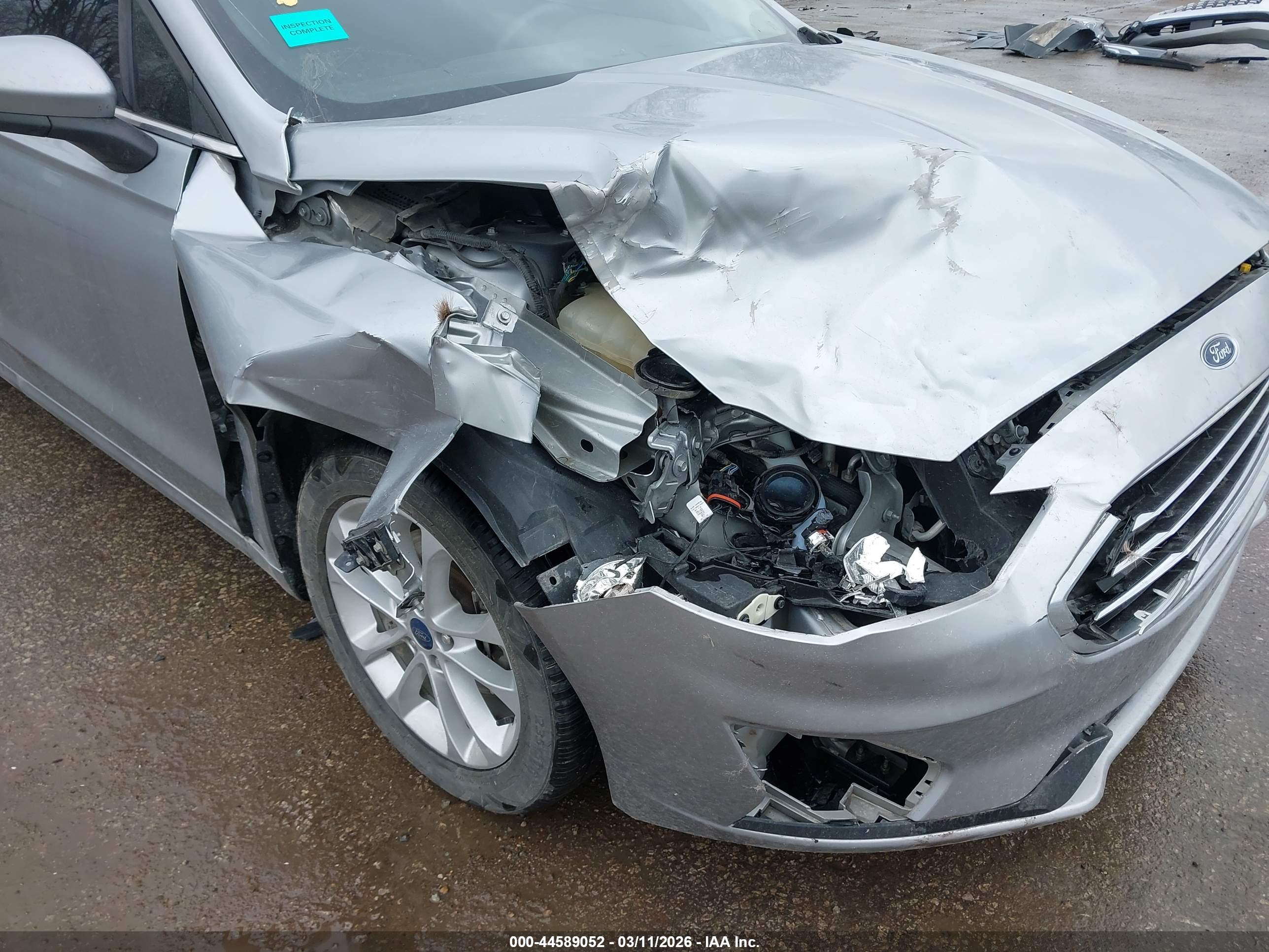 FORD FUSION image 6