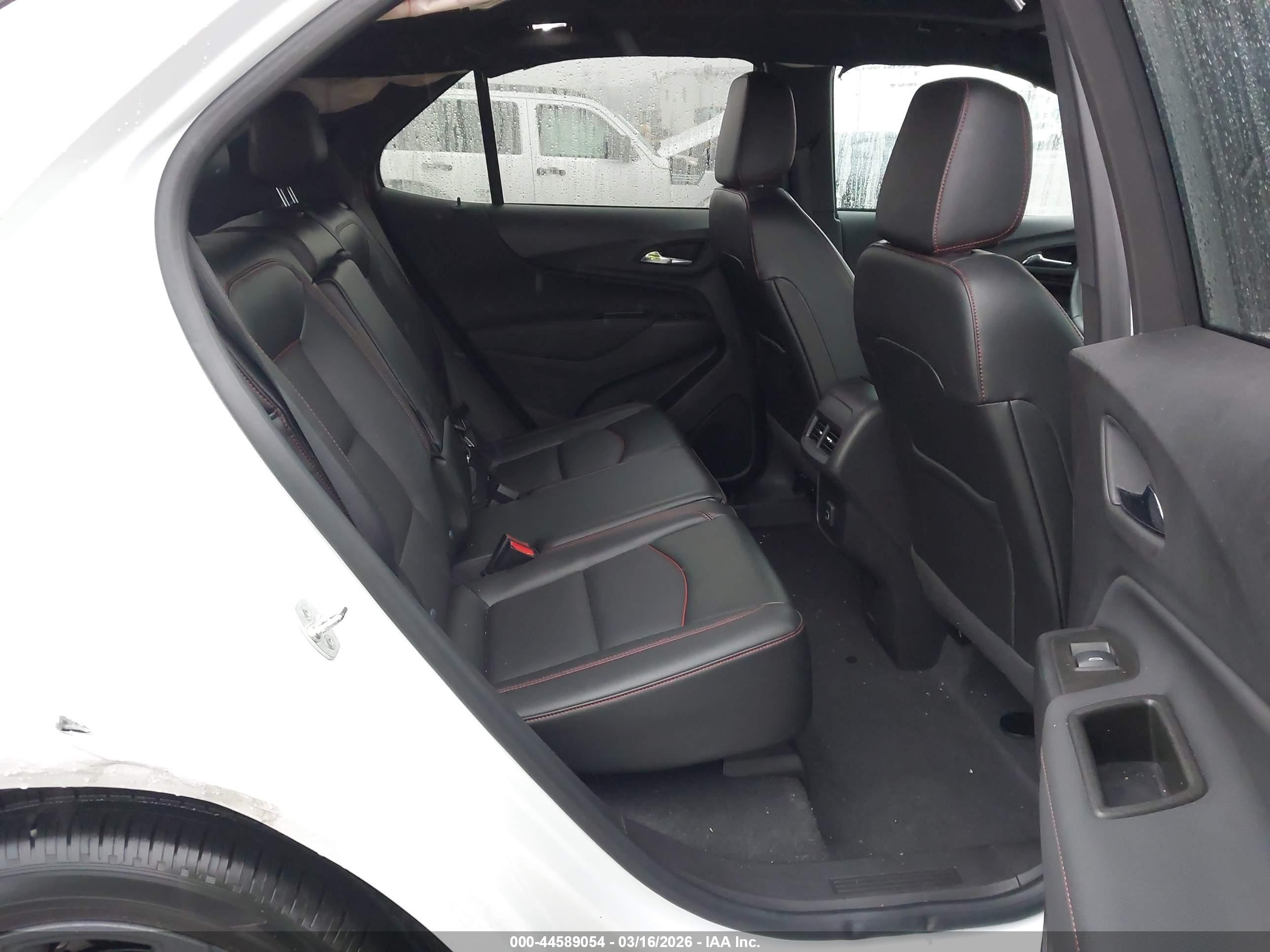 CHEVROLET EQUINOX image 8