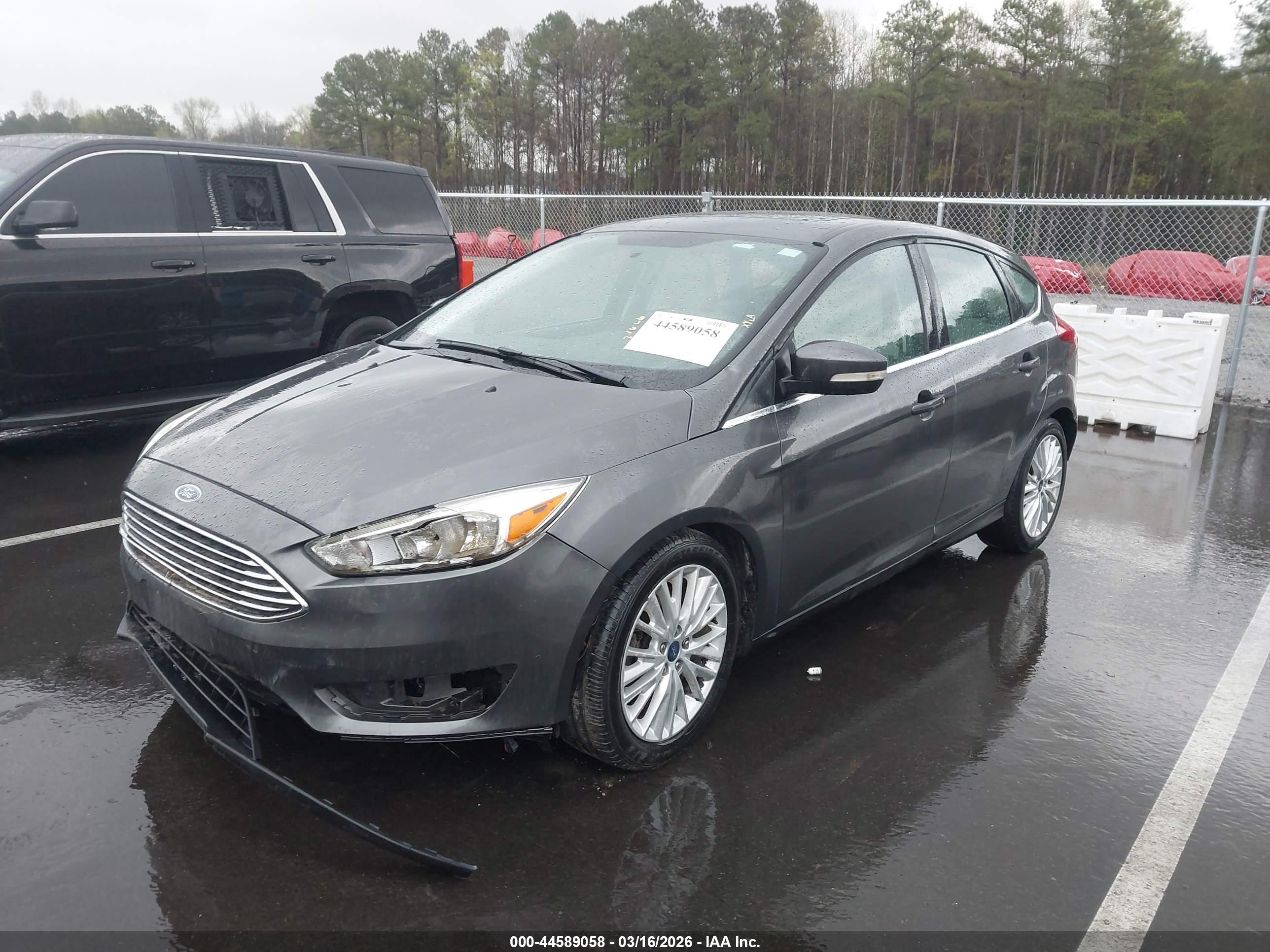 FORD FOCUS image 2