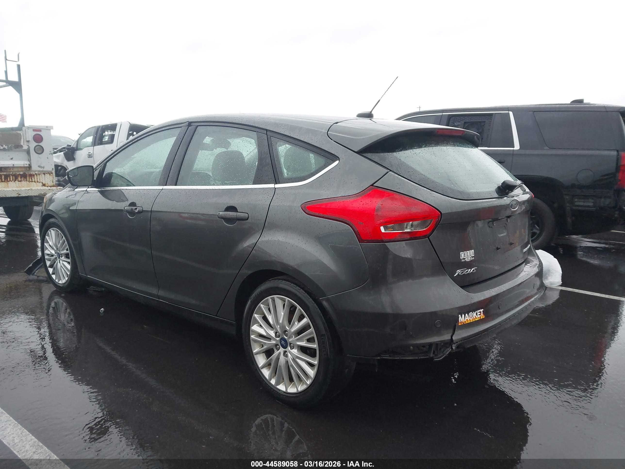 FORD FOCUS image 3