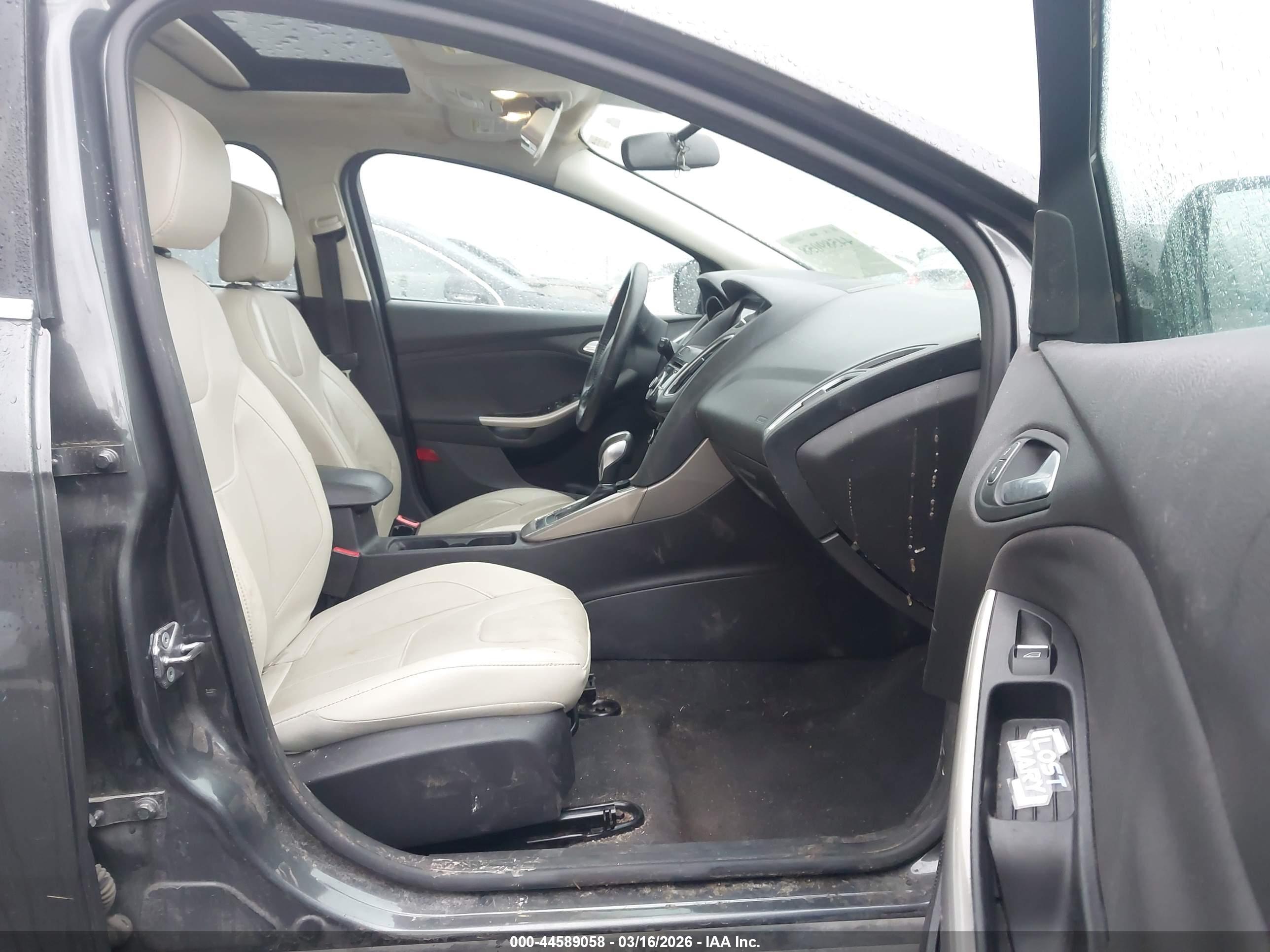 FORD FOCUS image 5