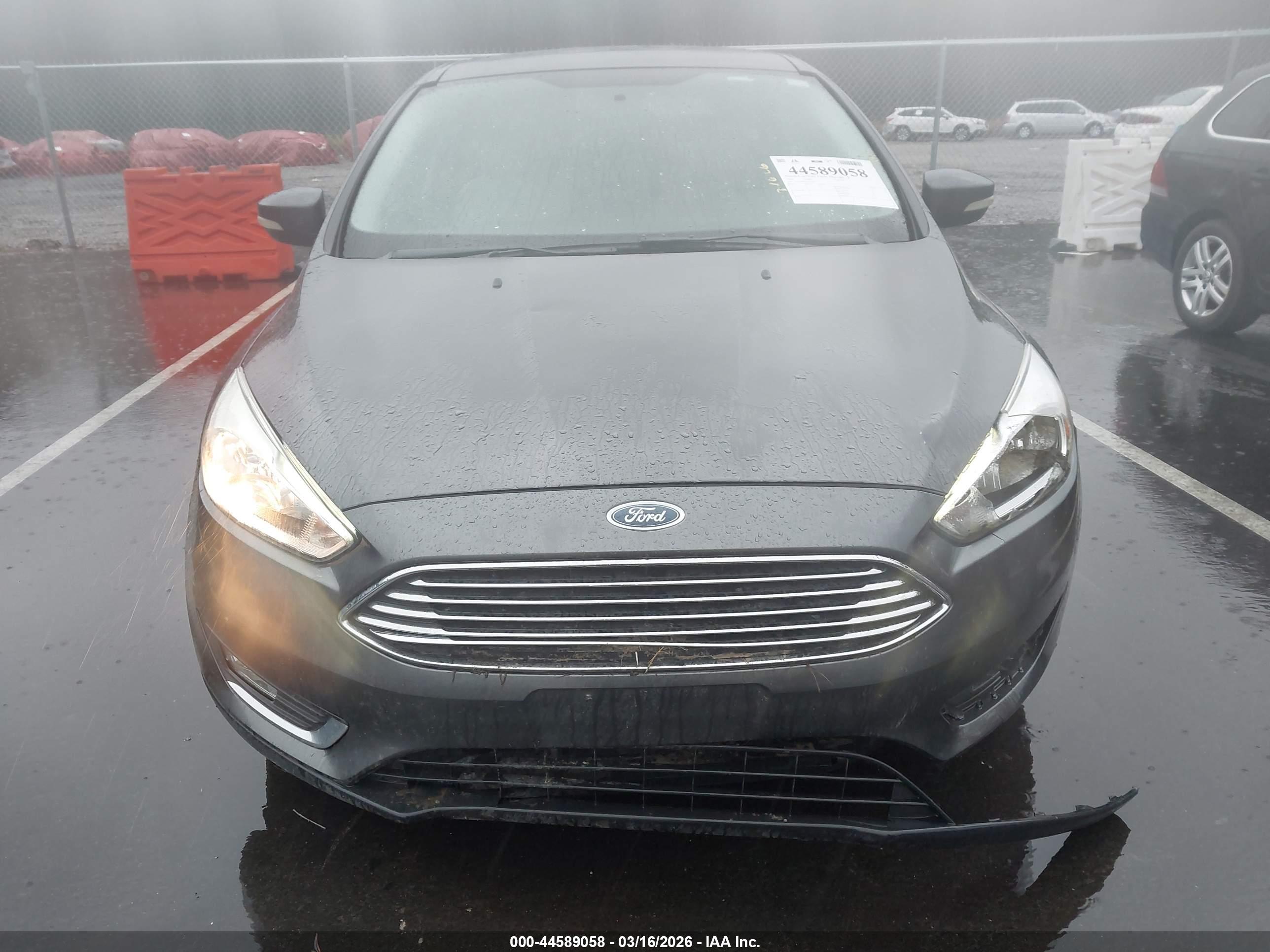 FORD FOCUS image 6