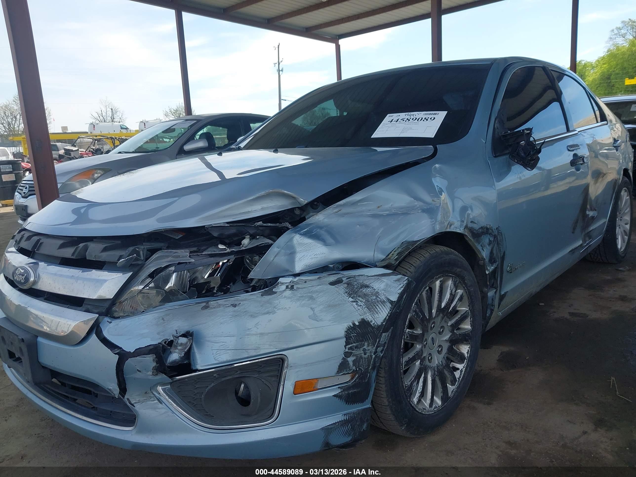 FORD FUSION image 6