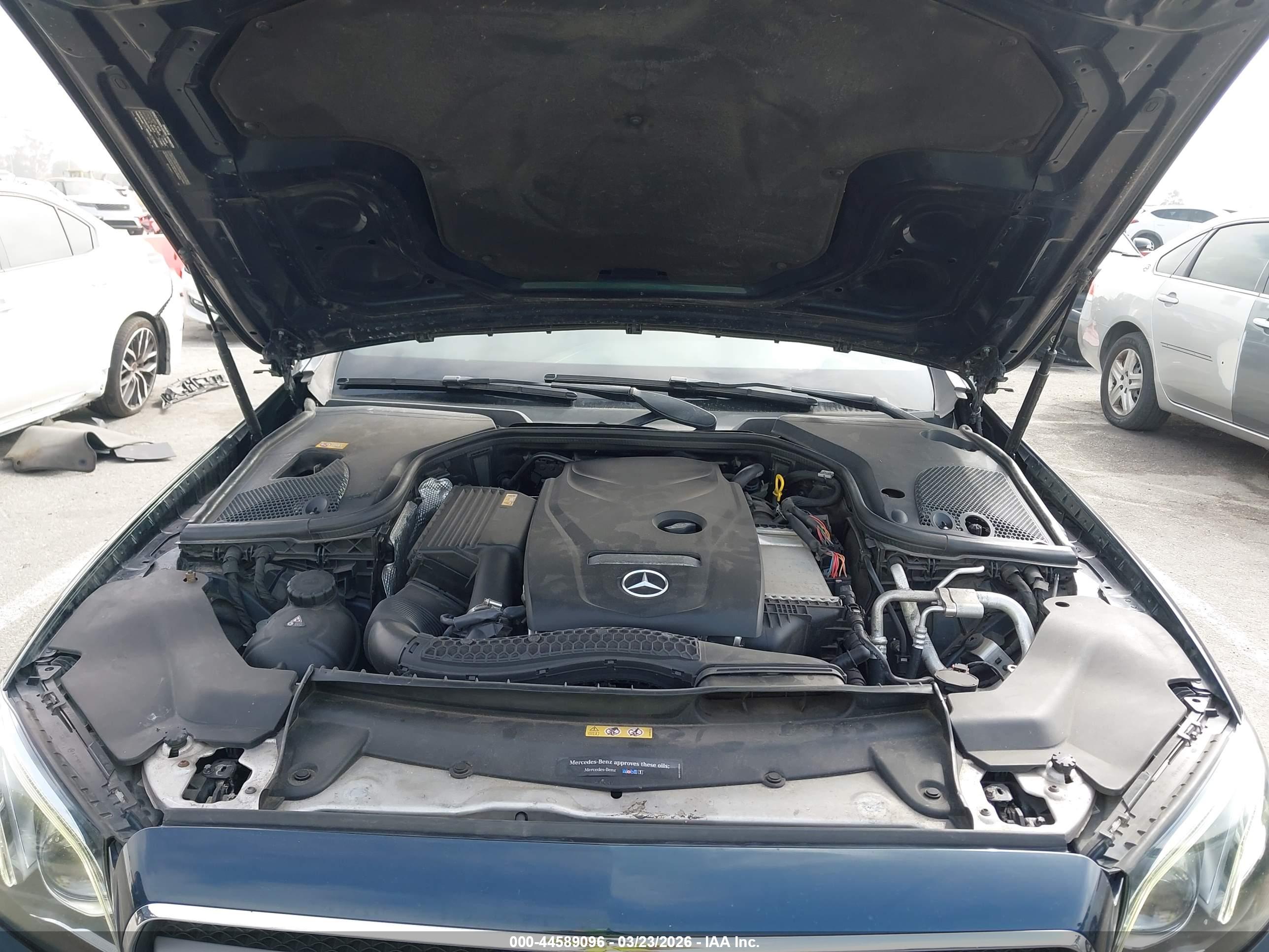 MERCEDES-BENZ E image 10