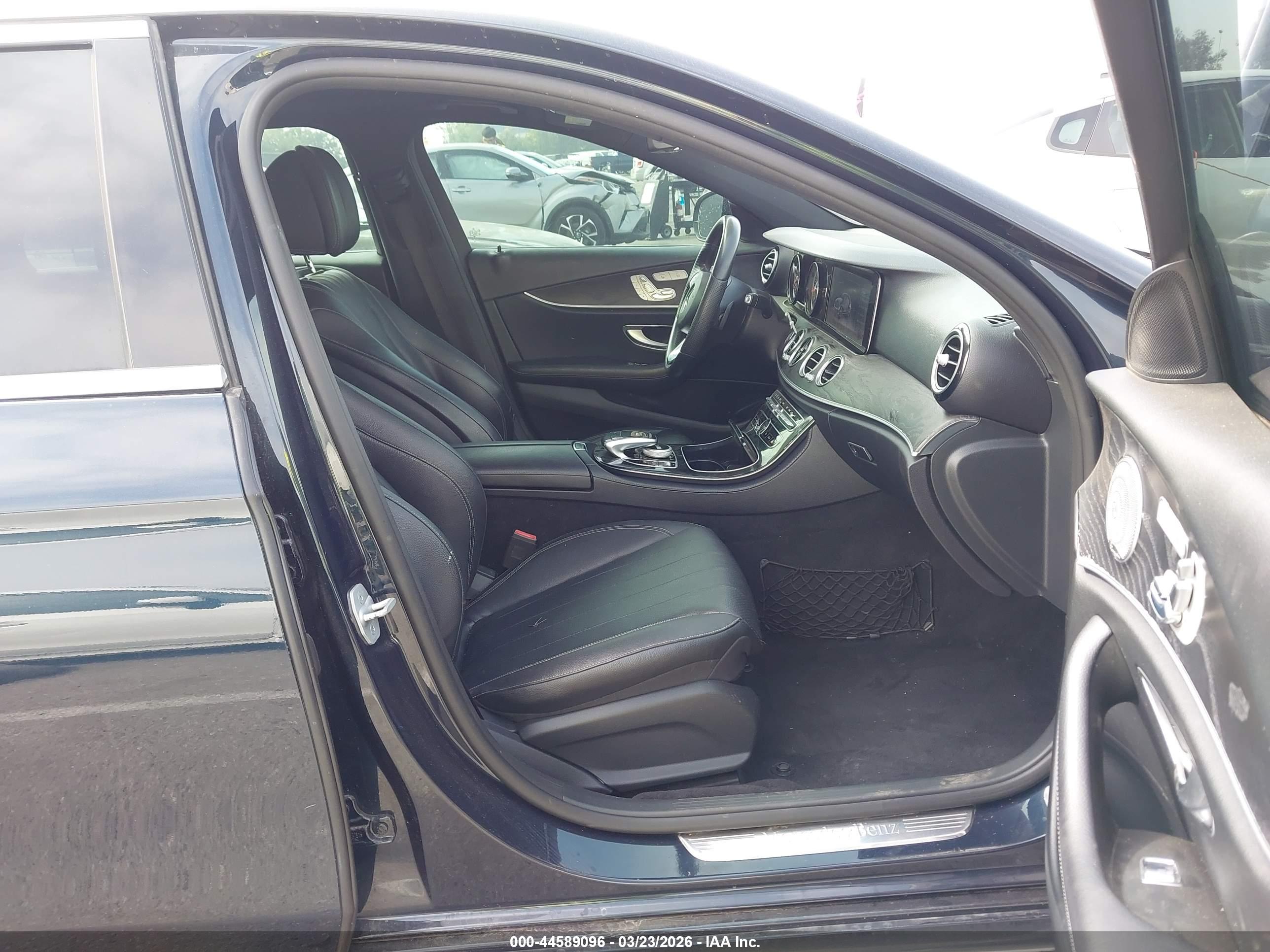 MERCEDES-BENZ E image 5