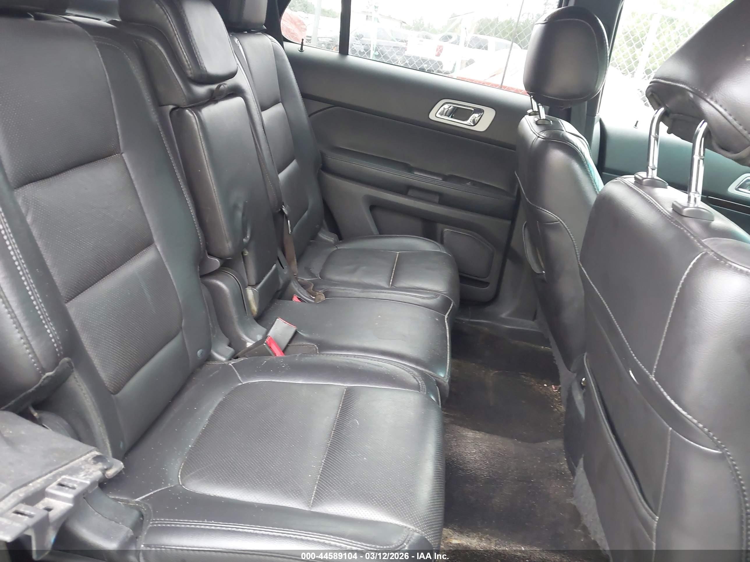 FORD EXPLORER image 8