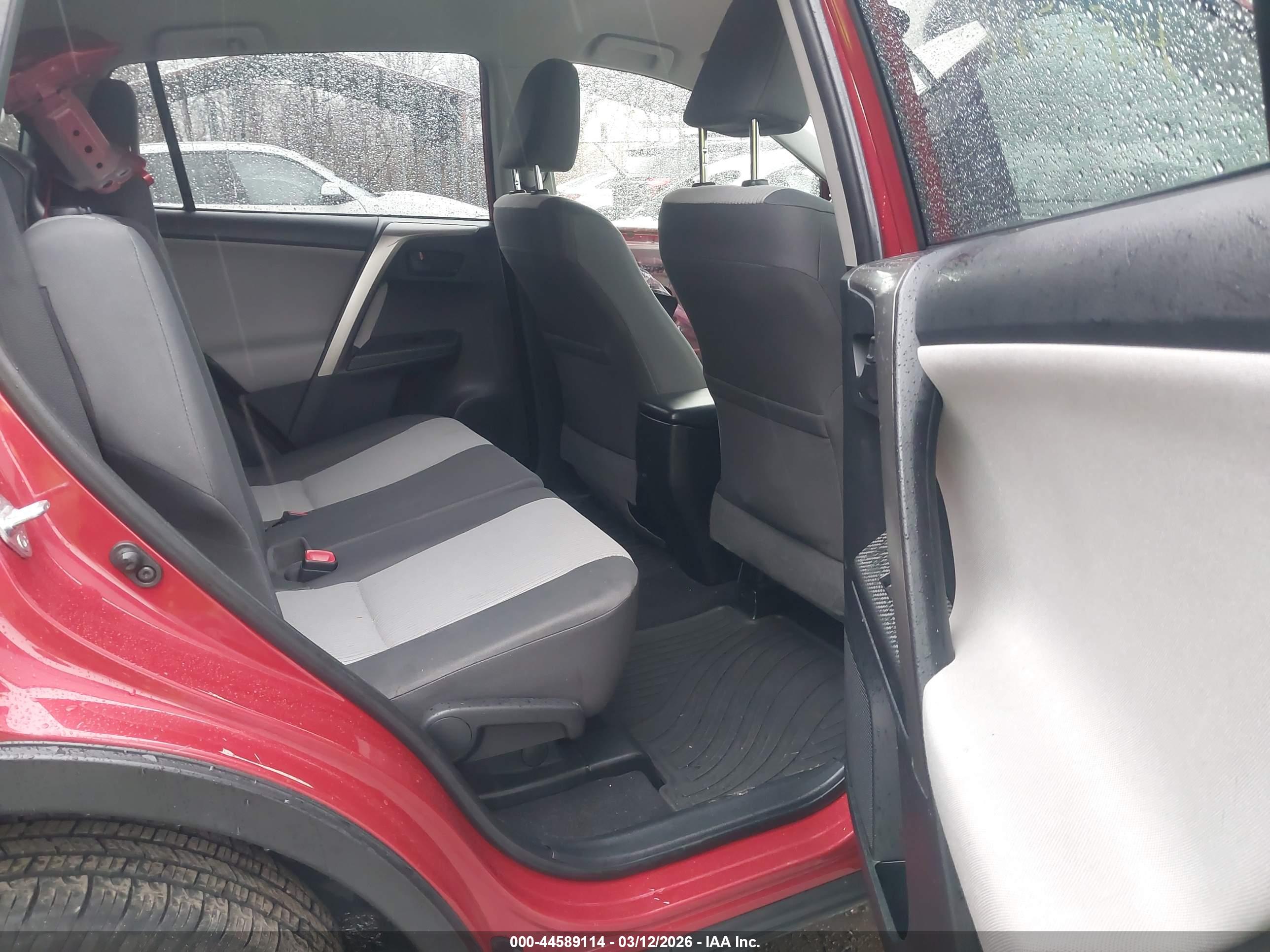 TOYOTA RAV4 image 8