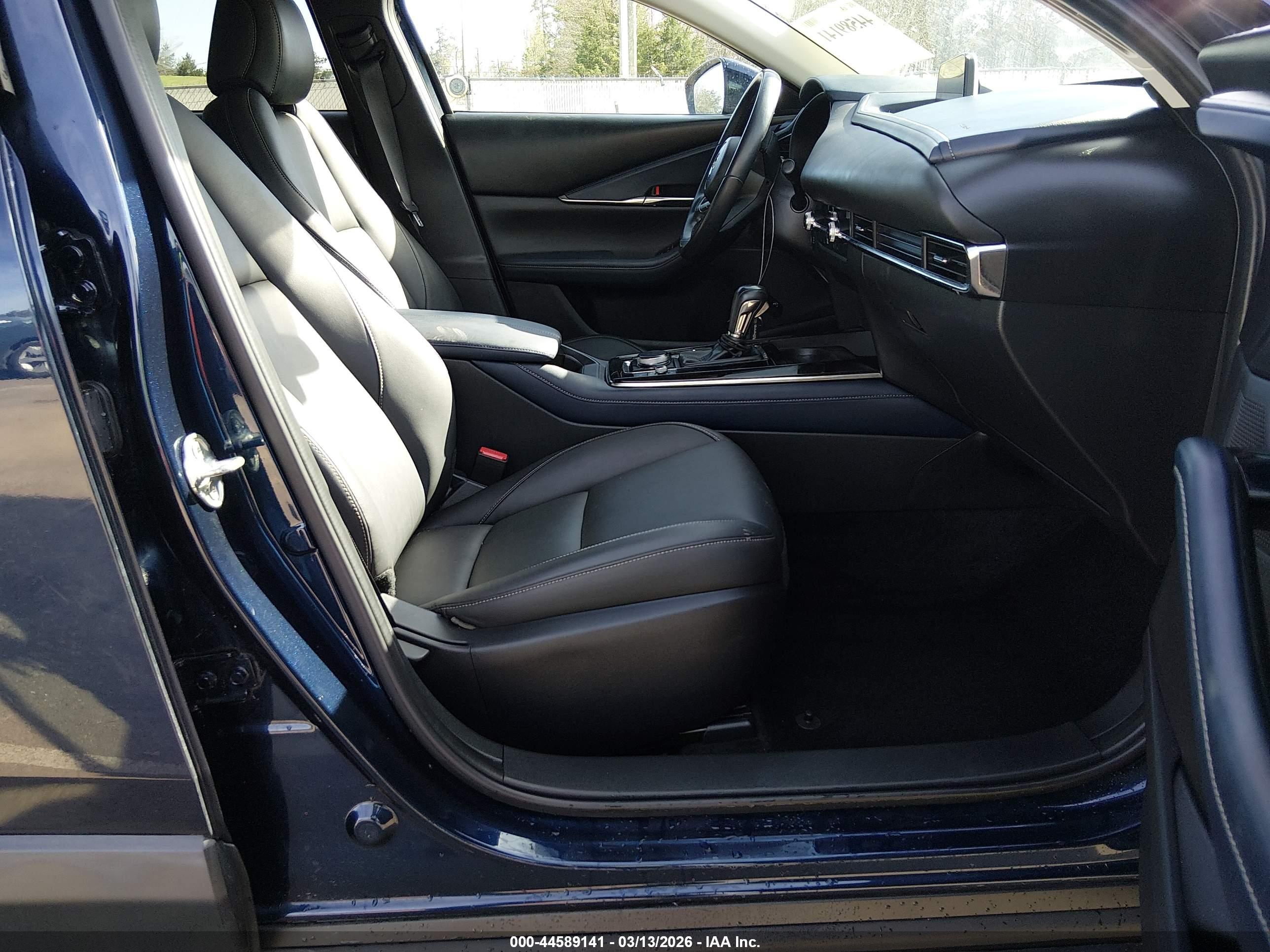 MAZDA CX-30 image 5