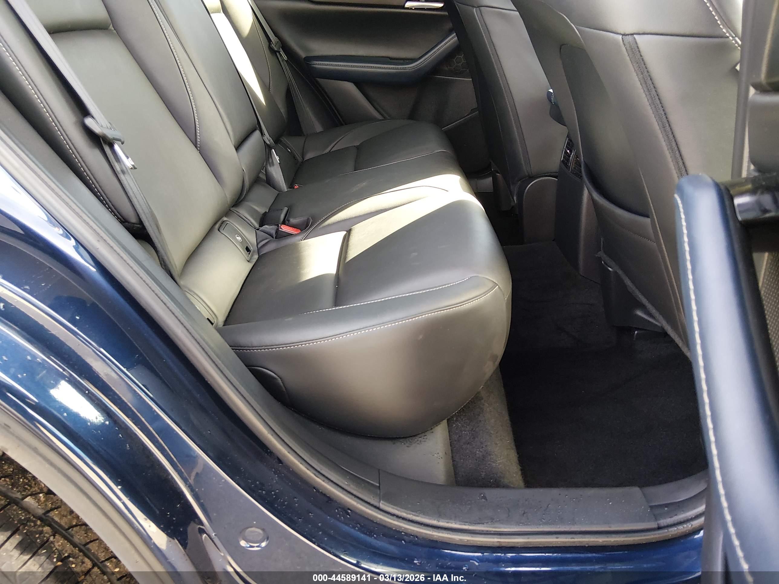 MAZDA CX-30 image 8