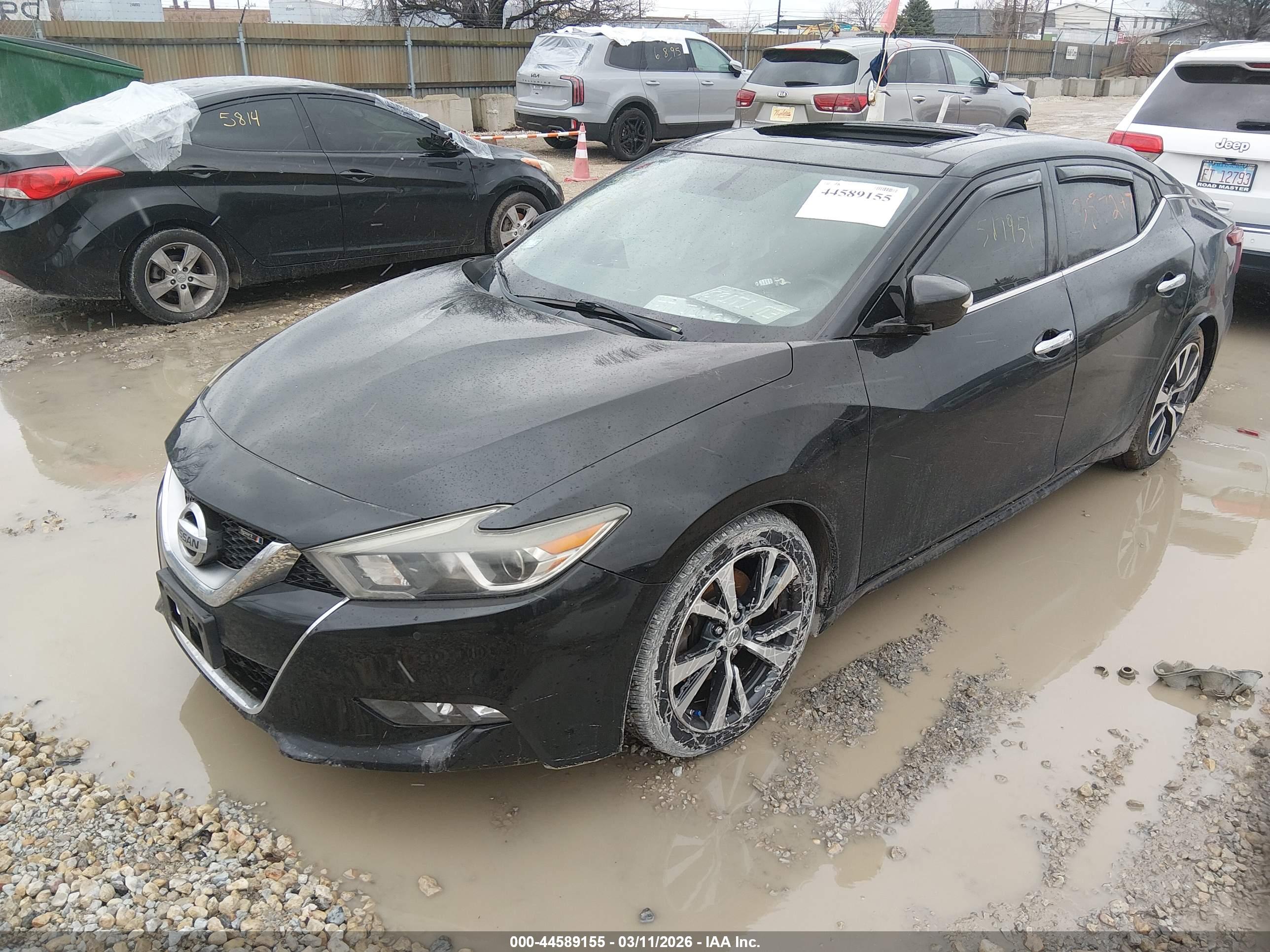 NISSAN MAXIMA image 2