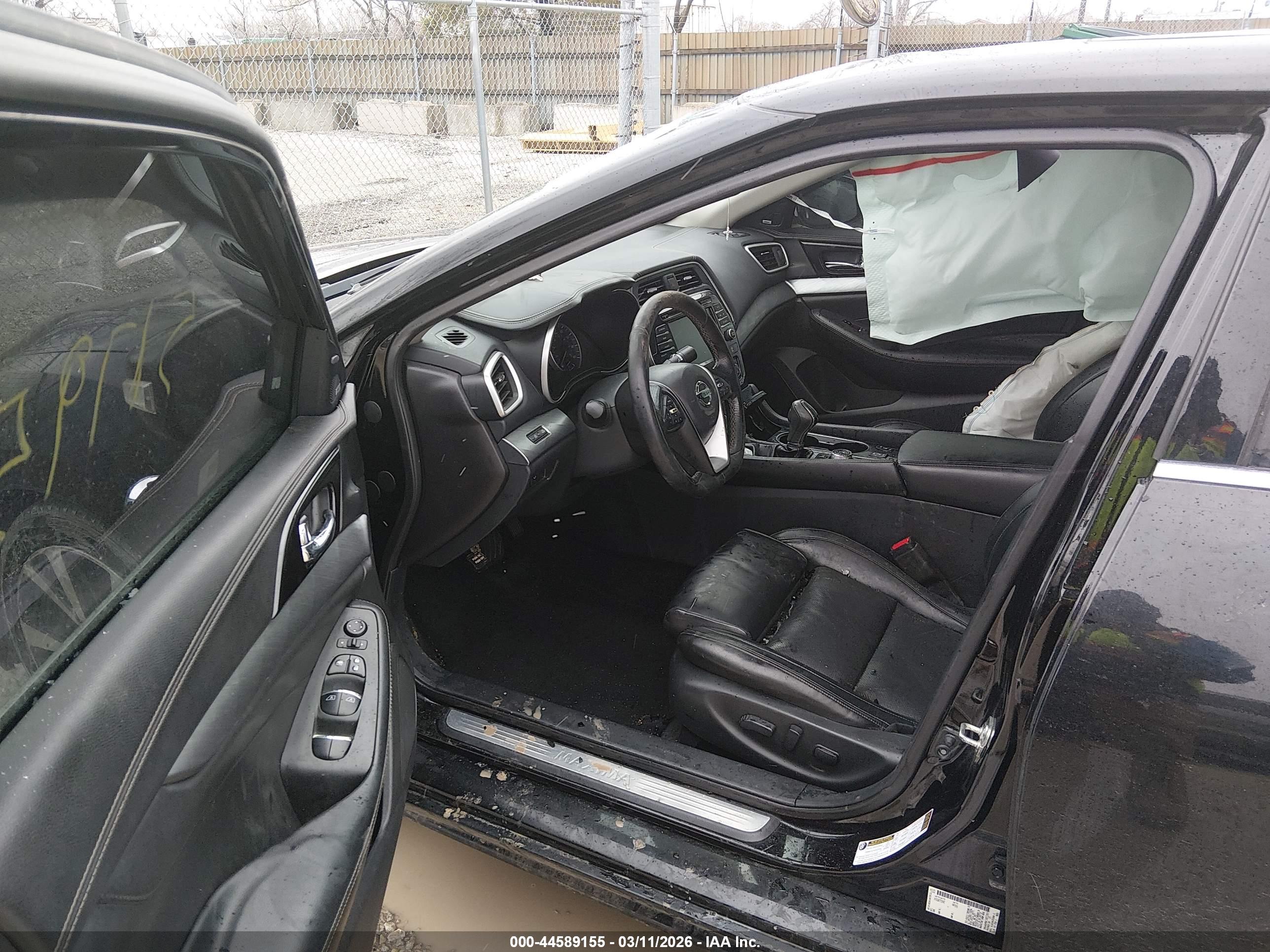 NISSAN MAXIMA image 5