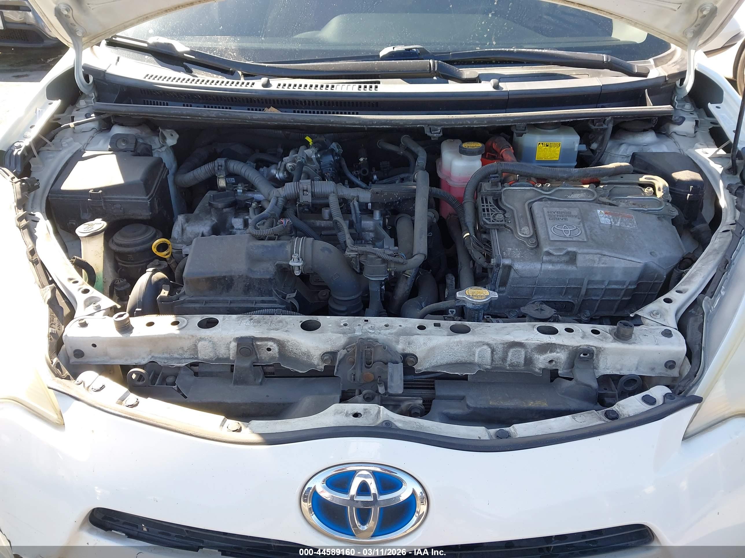 TOYOTA PRIUS image 10