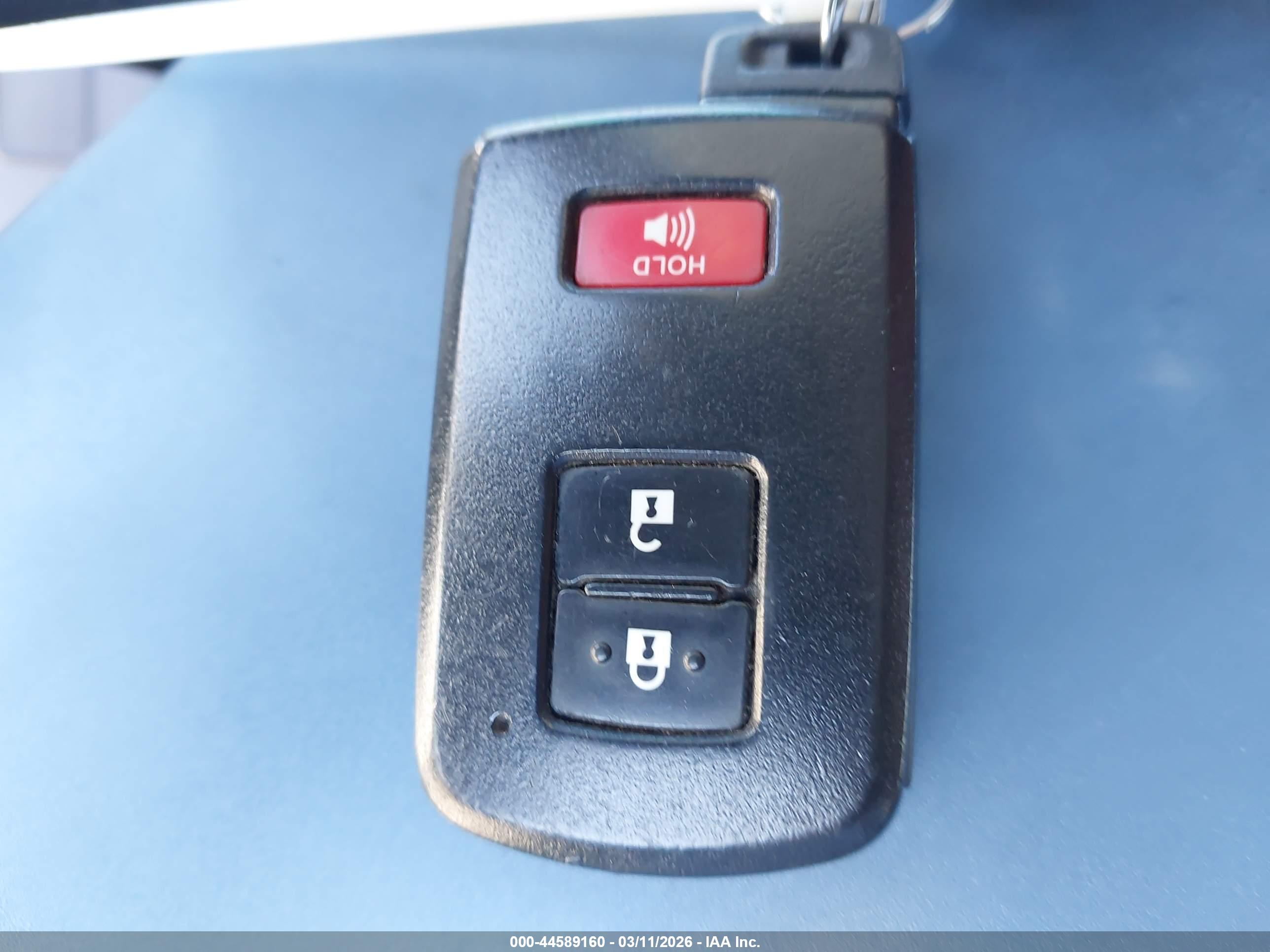 TOYOTA PRIUS image 11