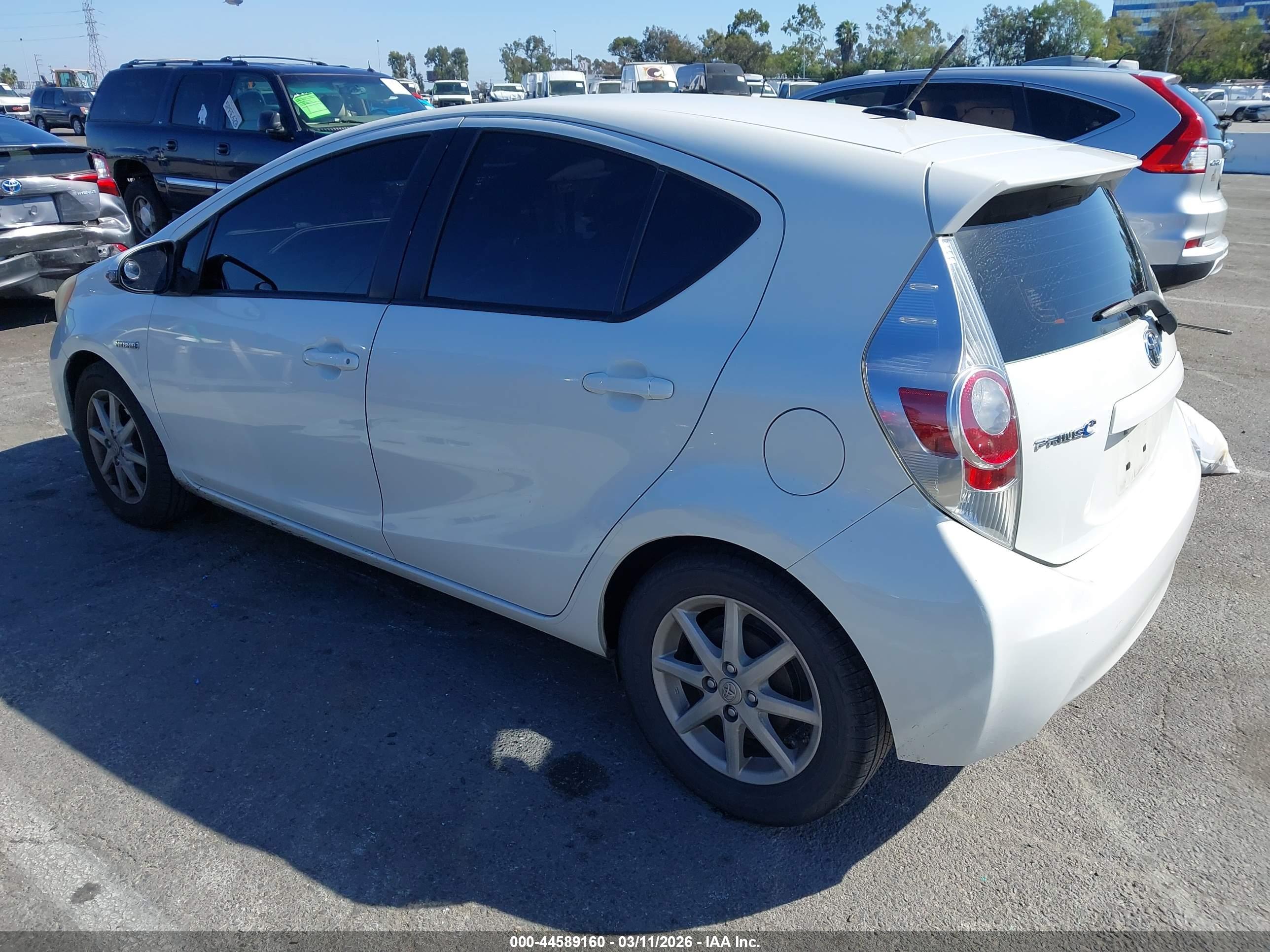 TOYOTA PRIUS image 3