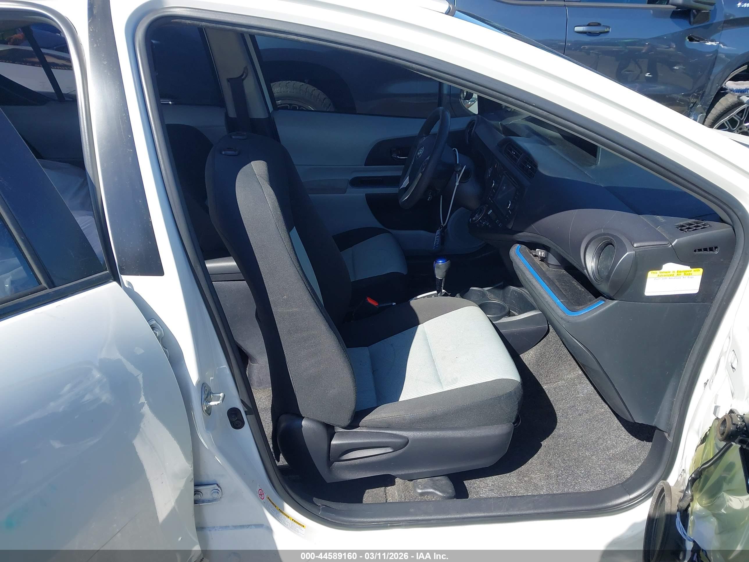 TOYOTA PRIUS image 5