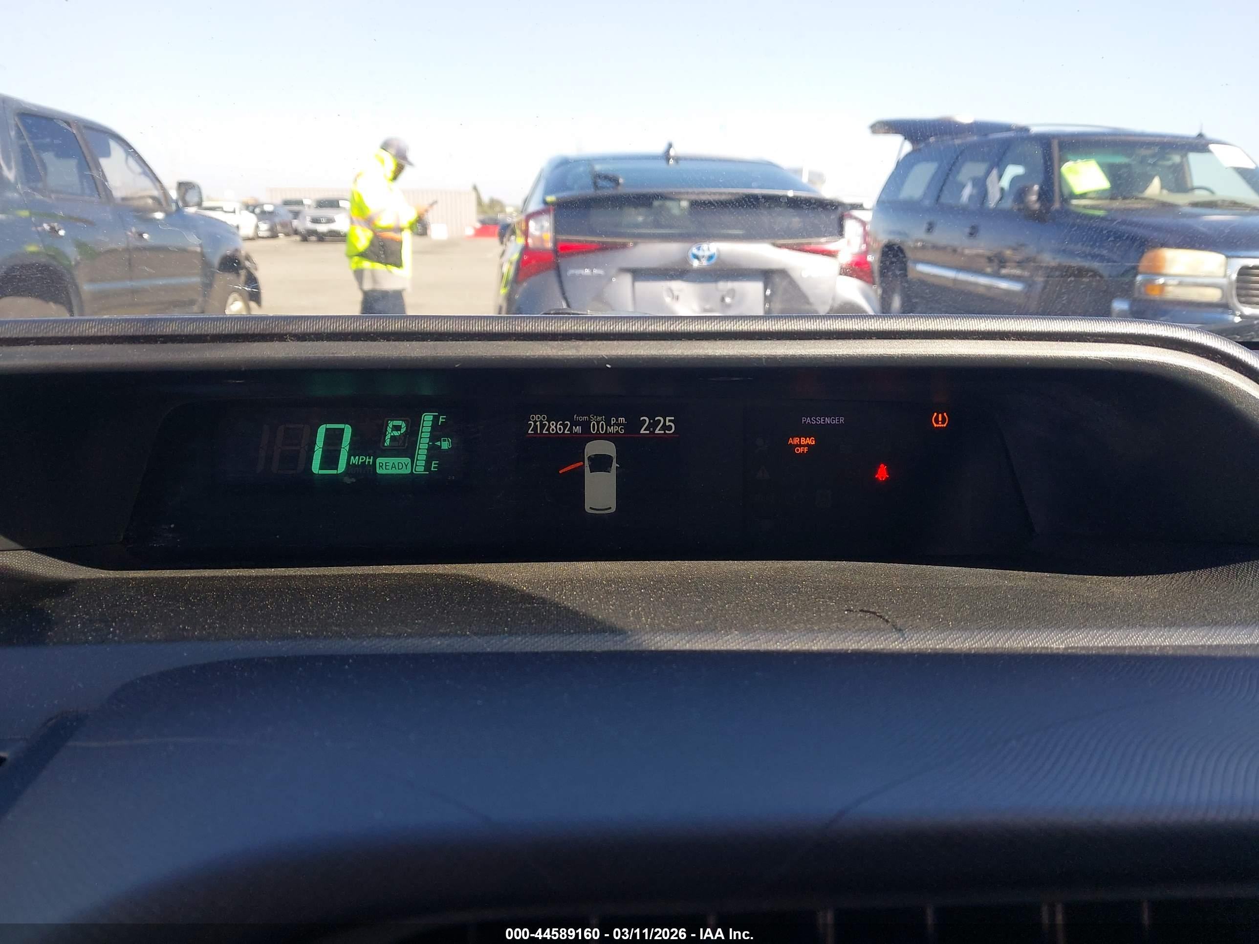 TOYOTA PRIUS image 7