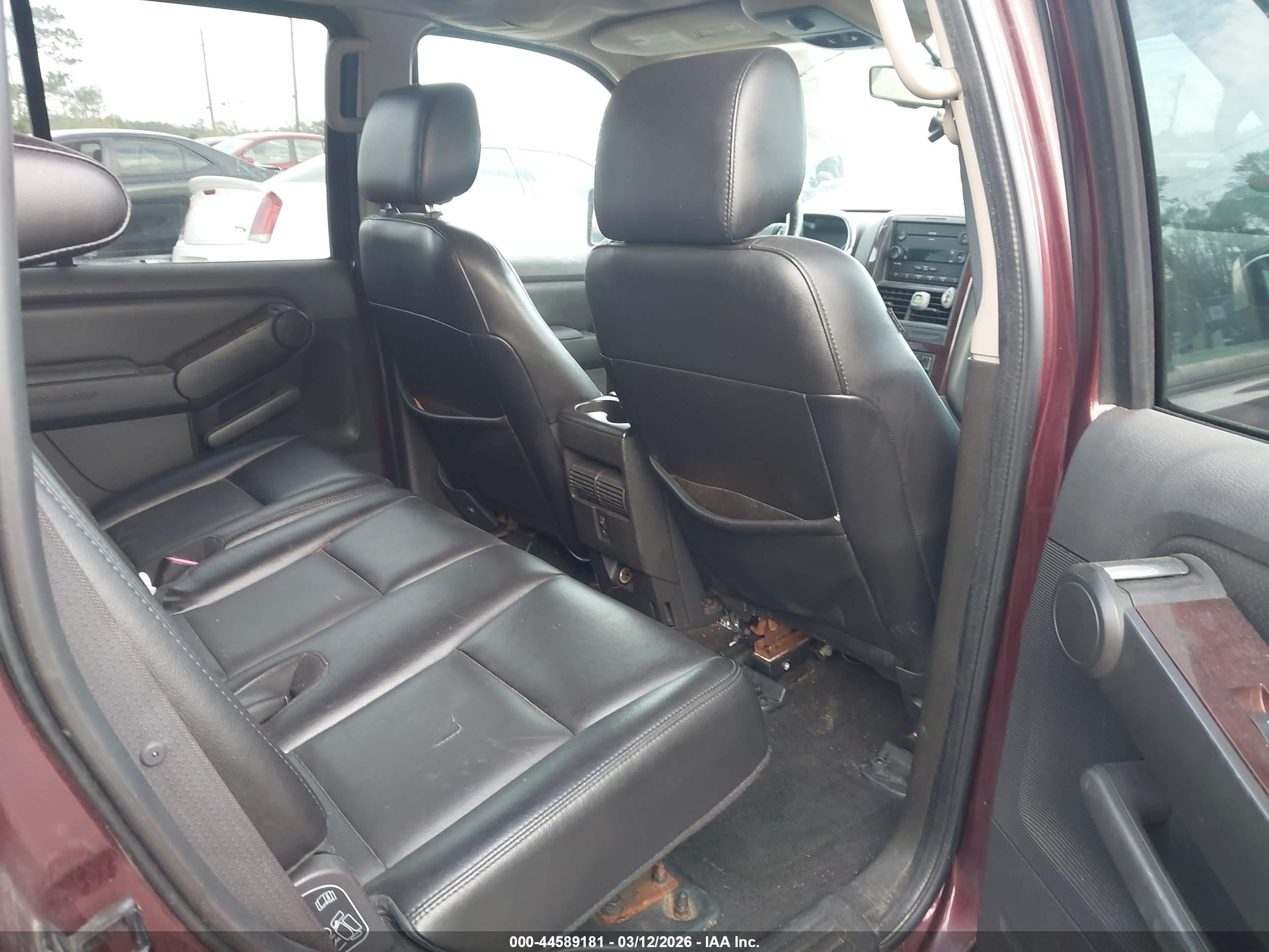 FORD EXPLORER image 8