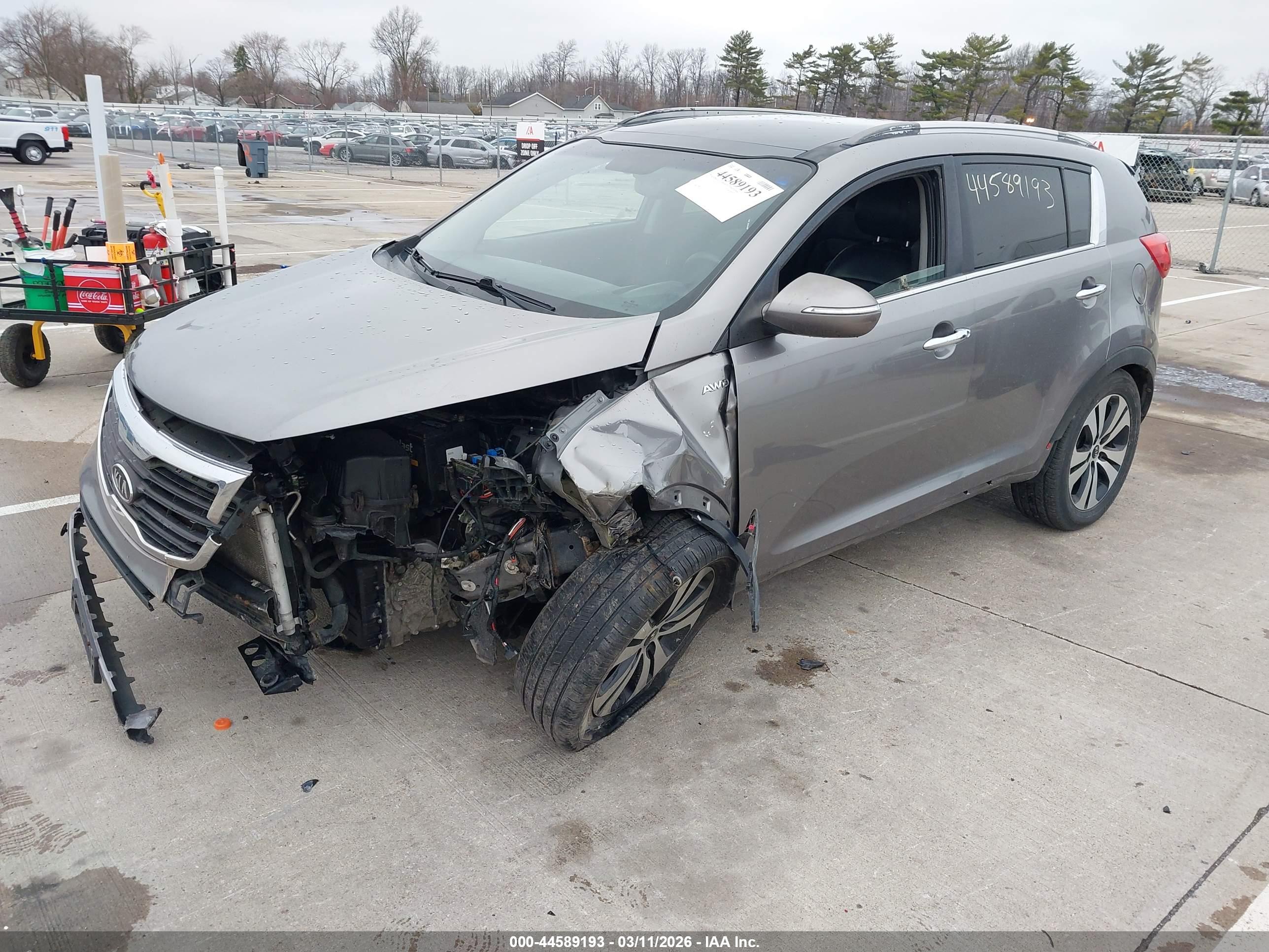 KIA SPORTAGE image 2