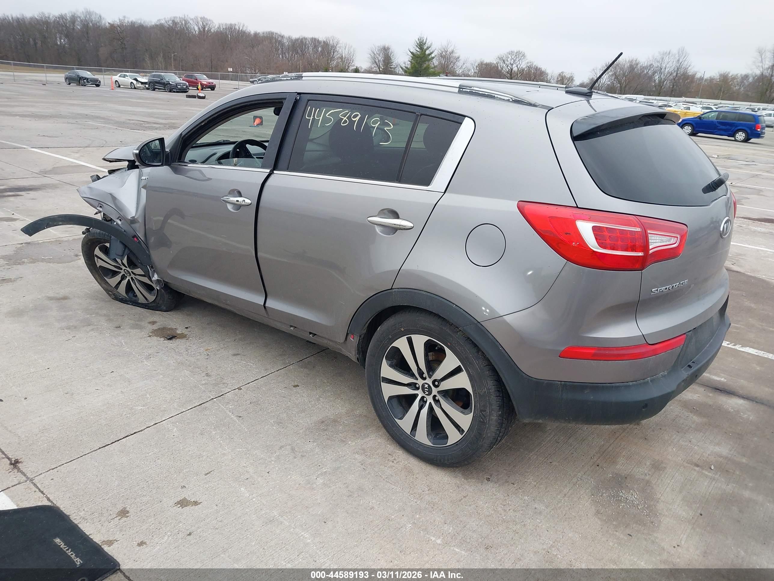 KIA SPORTAGE image 3