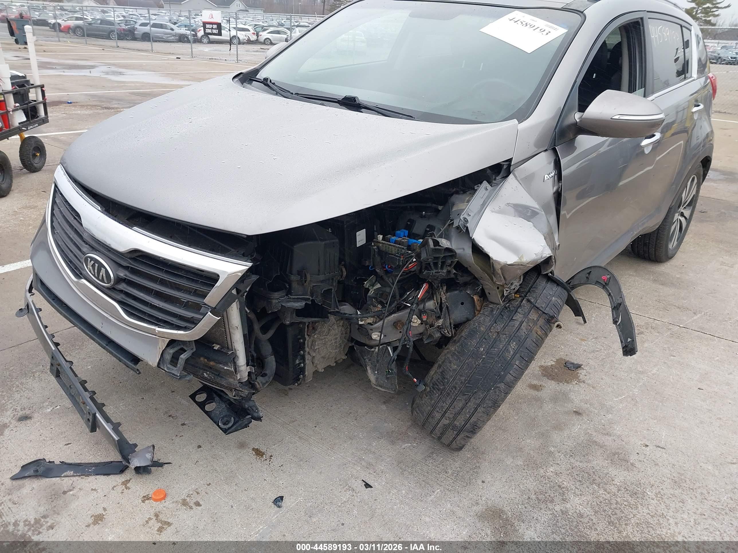 KIA SPORTAGE image 6