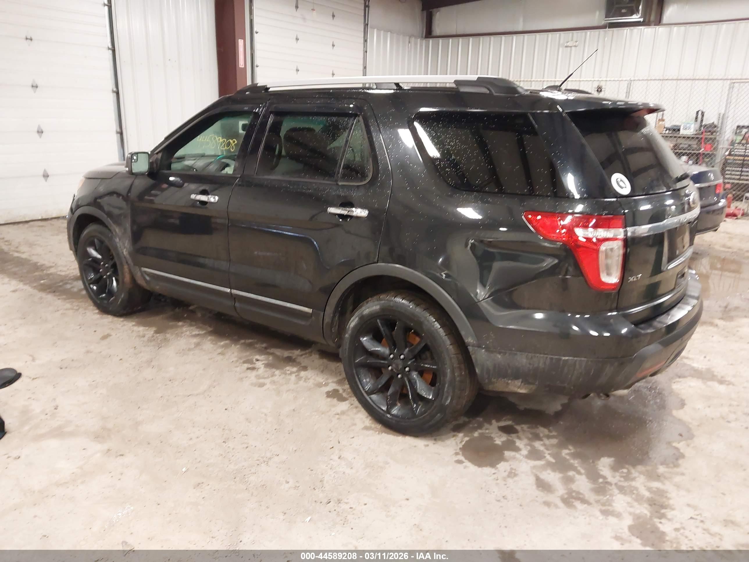 FORD EXPLORER image 3
