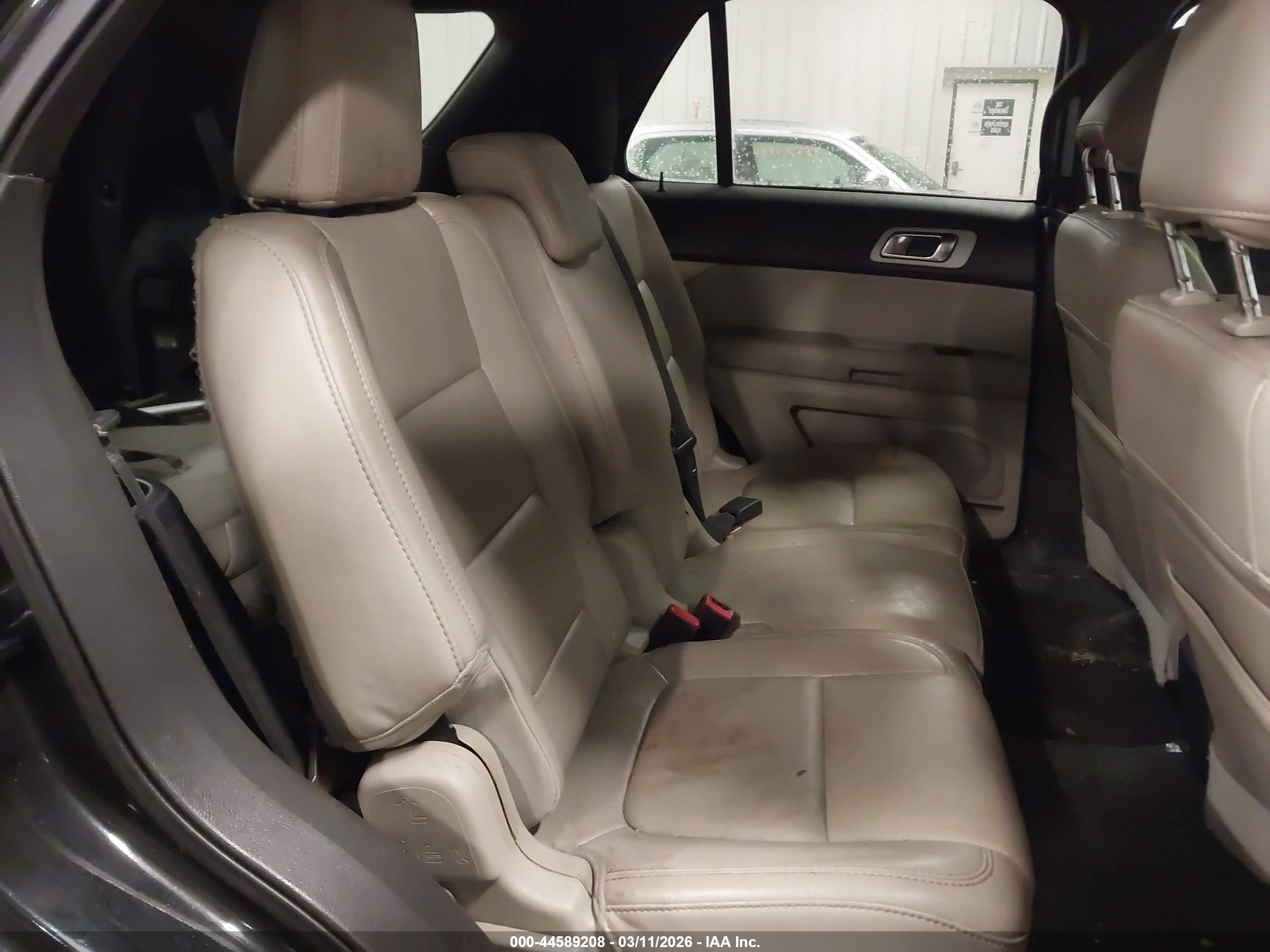 FORD EXPLORER image 8
