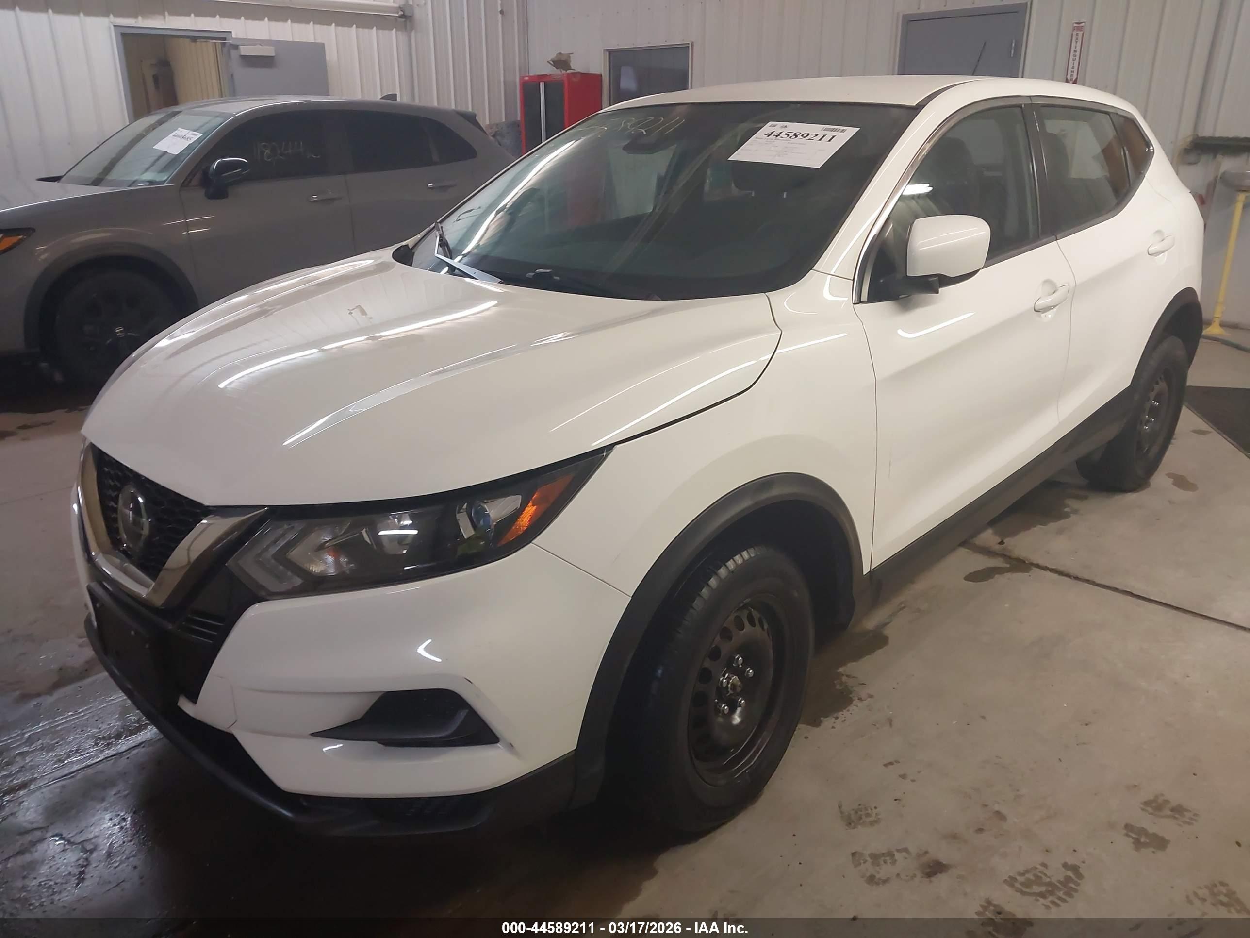 NISSAN ROGUE image 2