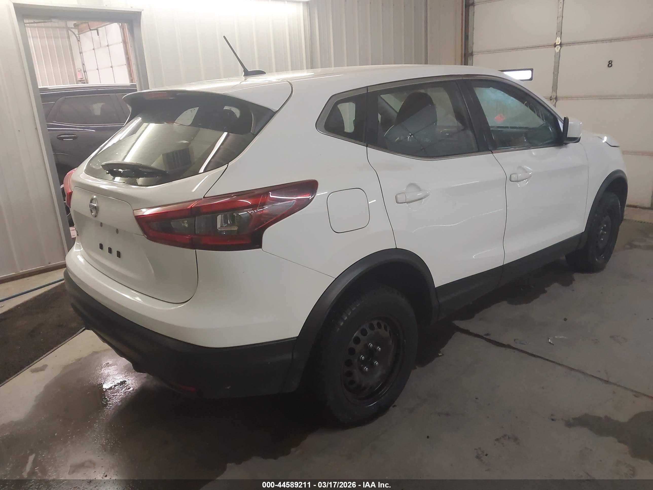 NISSAN ROGUE image 4