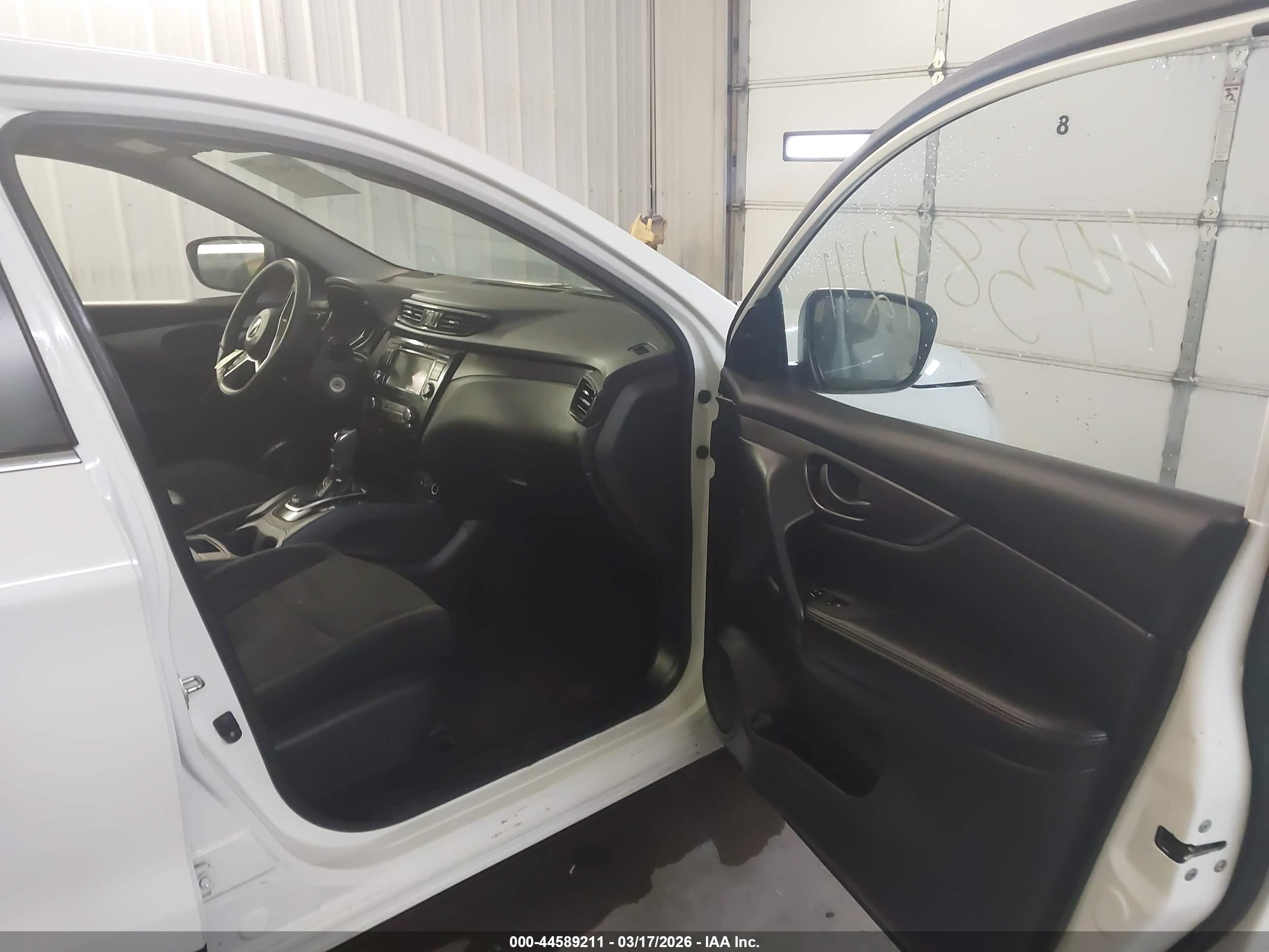 NISSAN ROGUE image 5