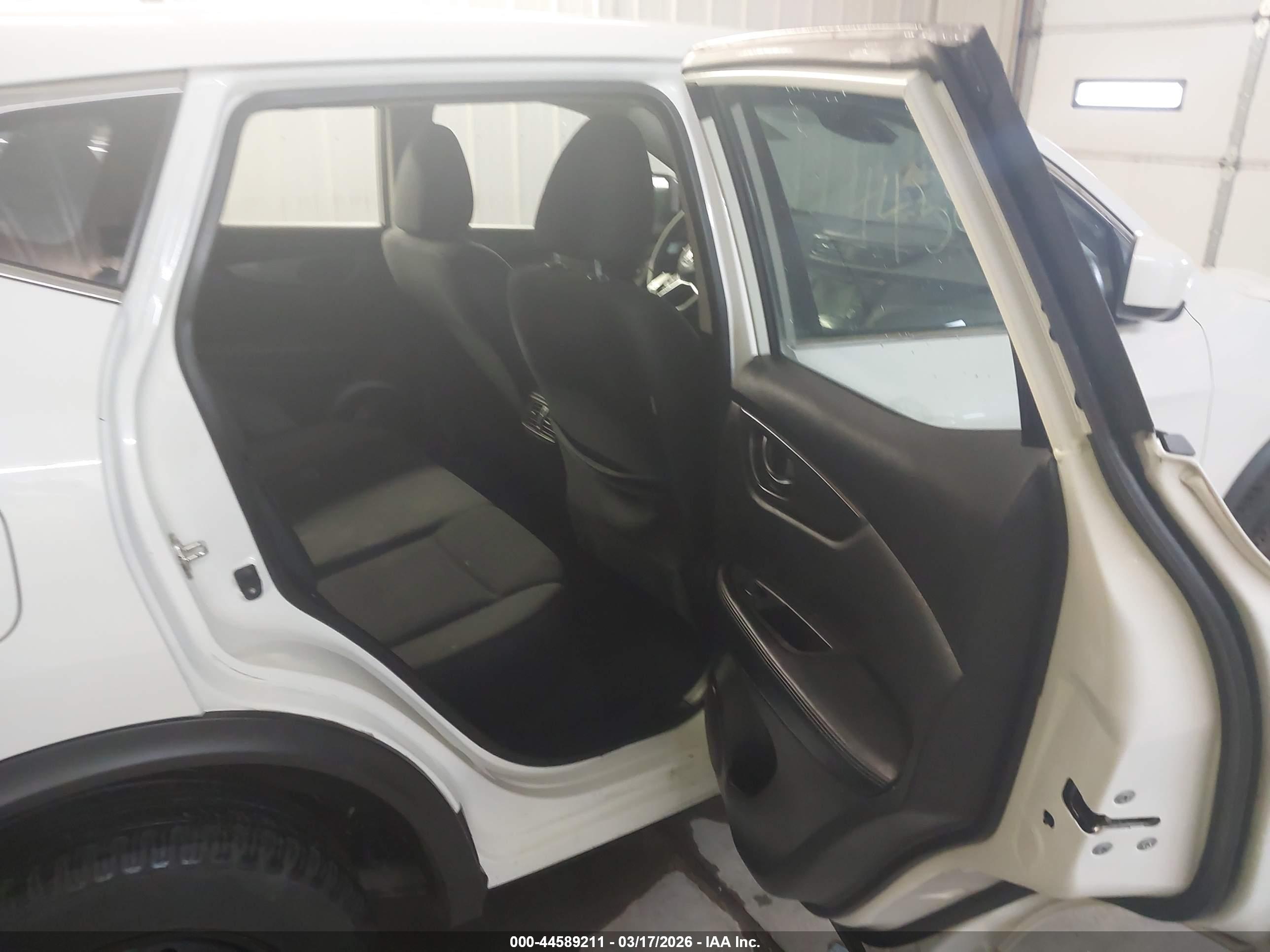 NISSAN ROGUE image 8